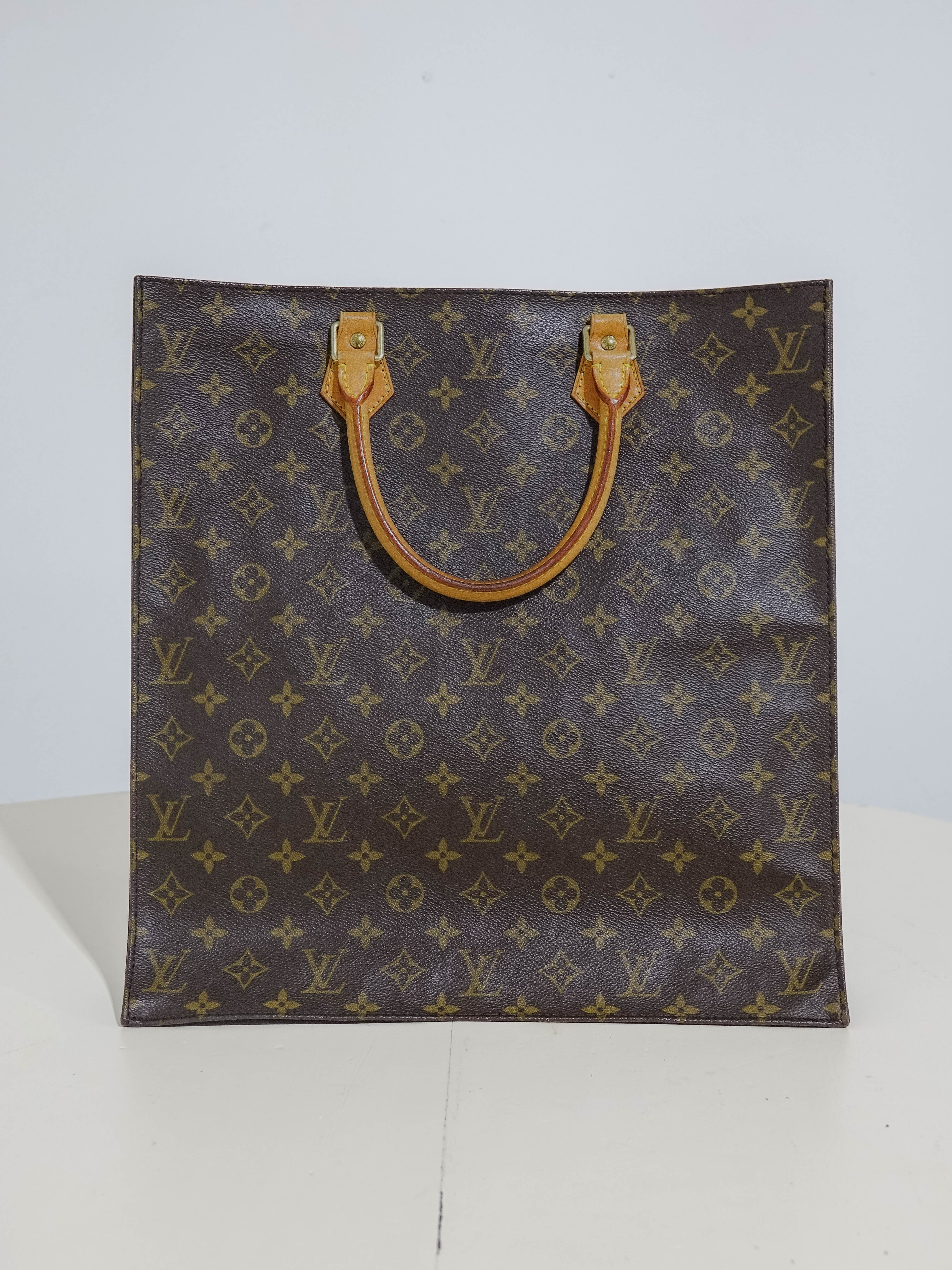Sac LOUIS VUITTON Monogram Plat M51140 LV Lola Collective