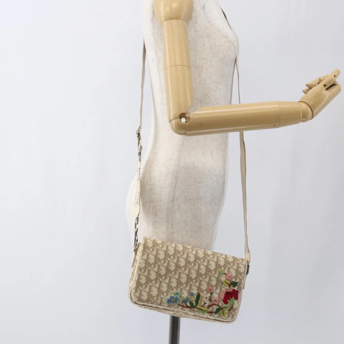 Dior Sac épaule messenger trotter brodé floral Lola Collective