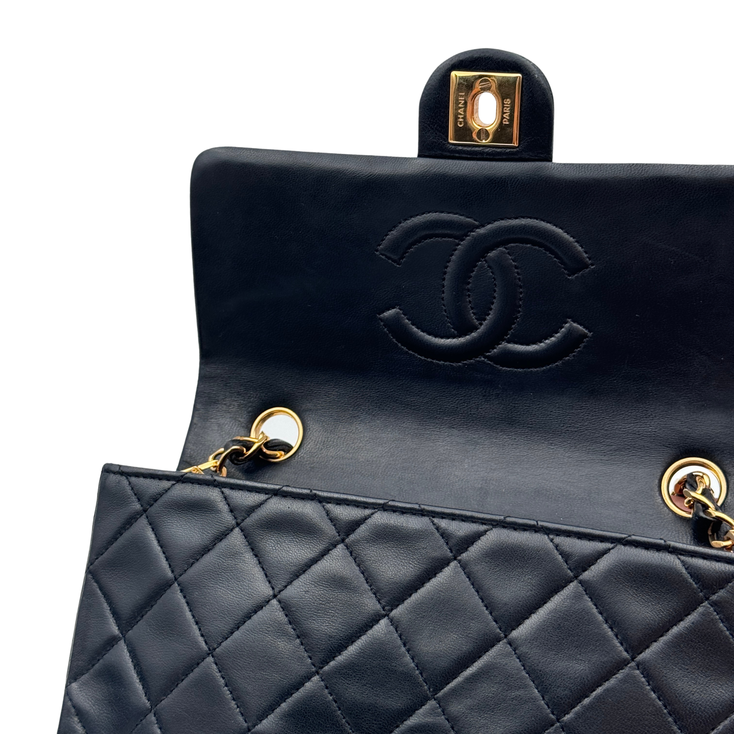 CLASSIC SQUARE MINI 20 CM - CHANEL Lola Collective