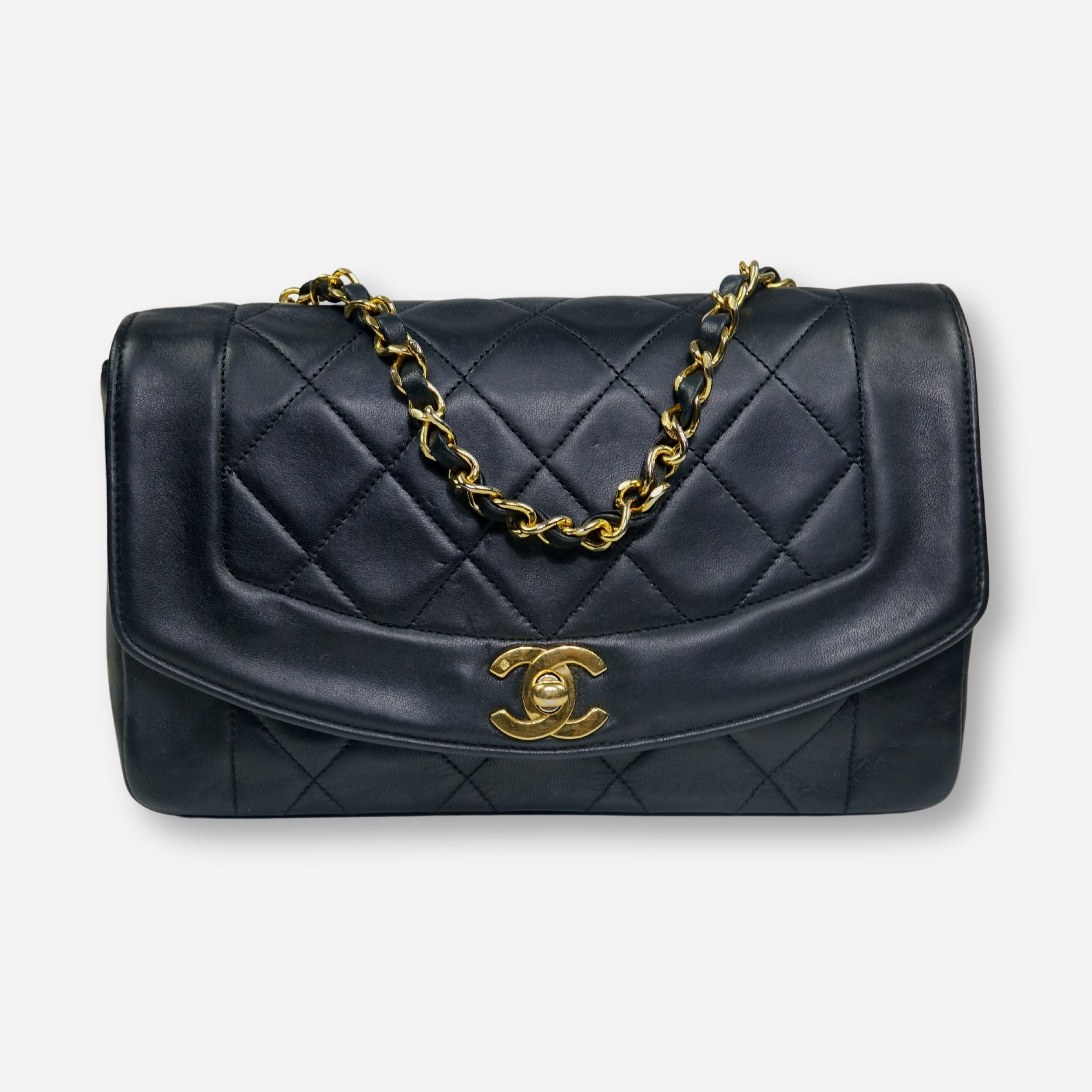 CLASSIC DIANA SMALL - CHANEL Lola Collective