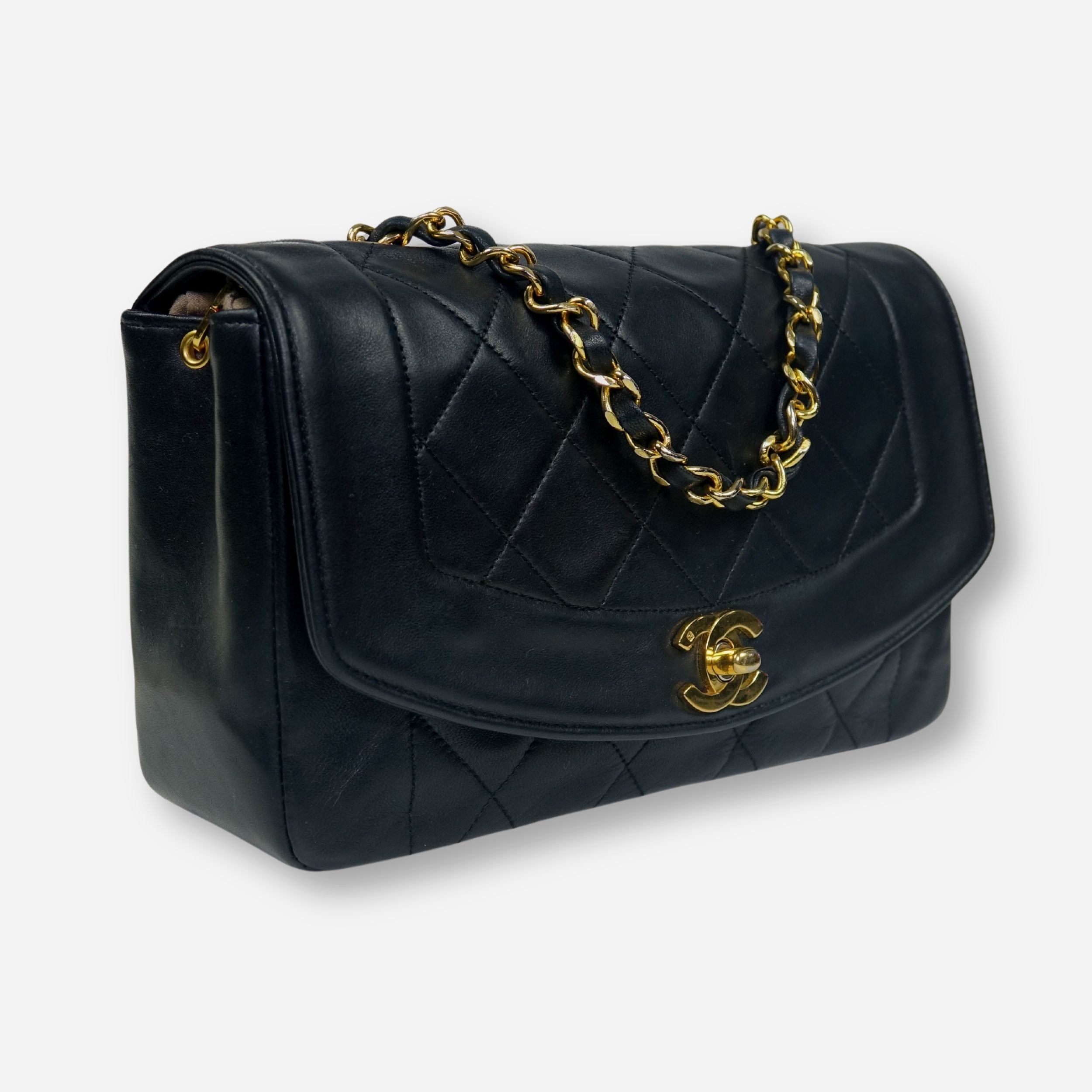 CLASSIC DIANA SMALL - CHANEL Lola Collective