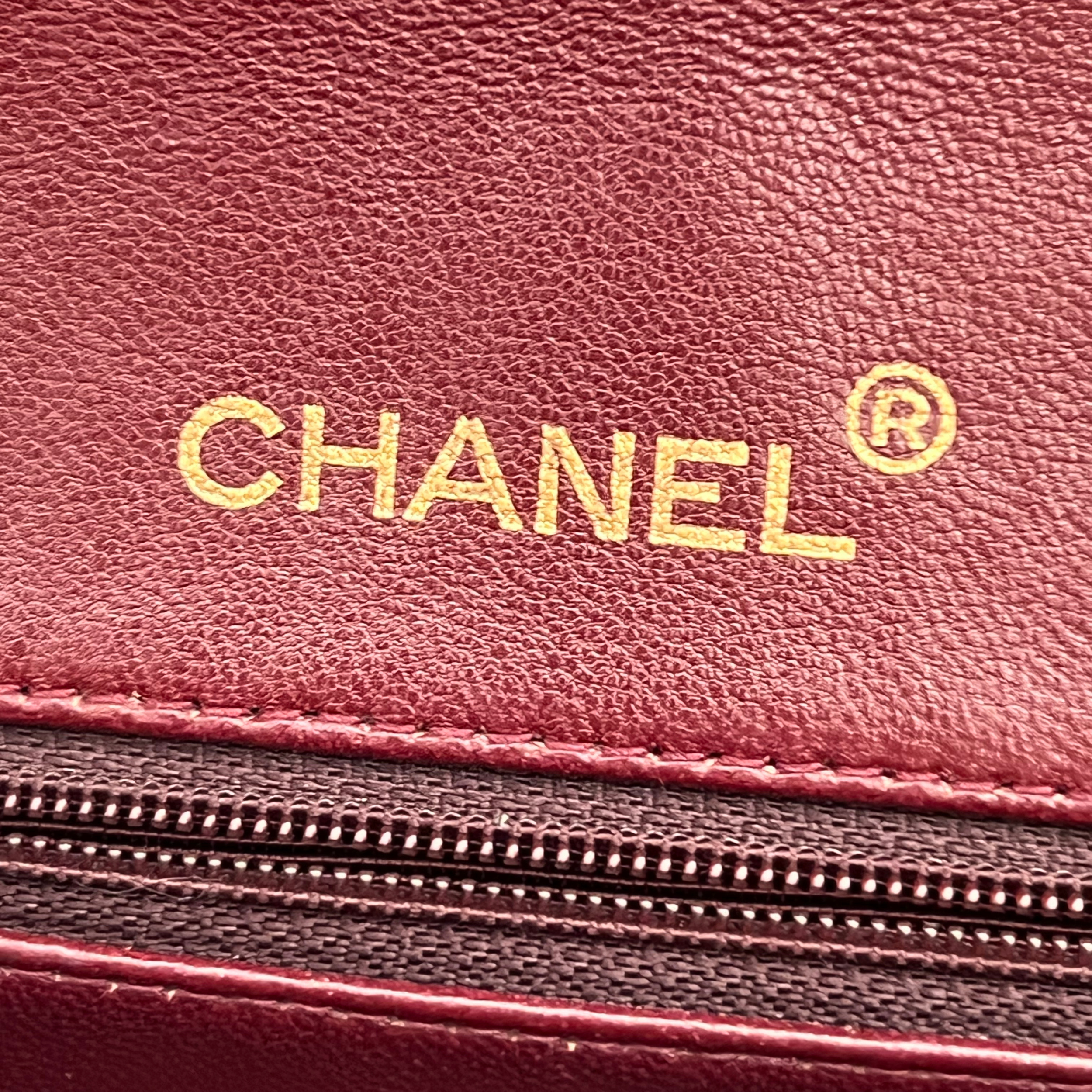 Classic Square Medium - Chanel