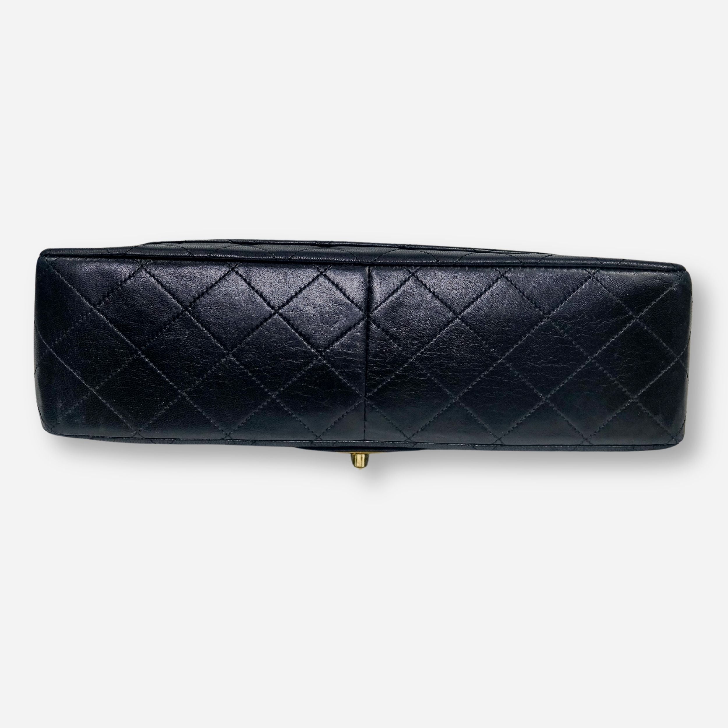 CLASSIC  MEDIUM SIMPLE FLAP - CHANEL (Copie) Lola Collective