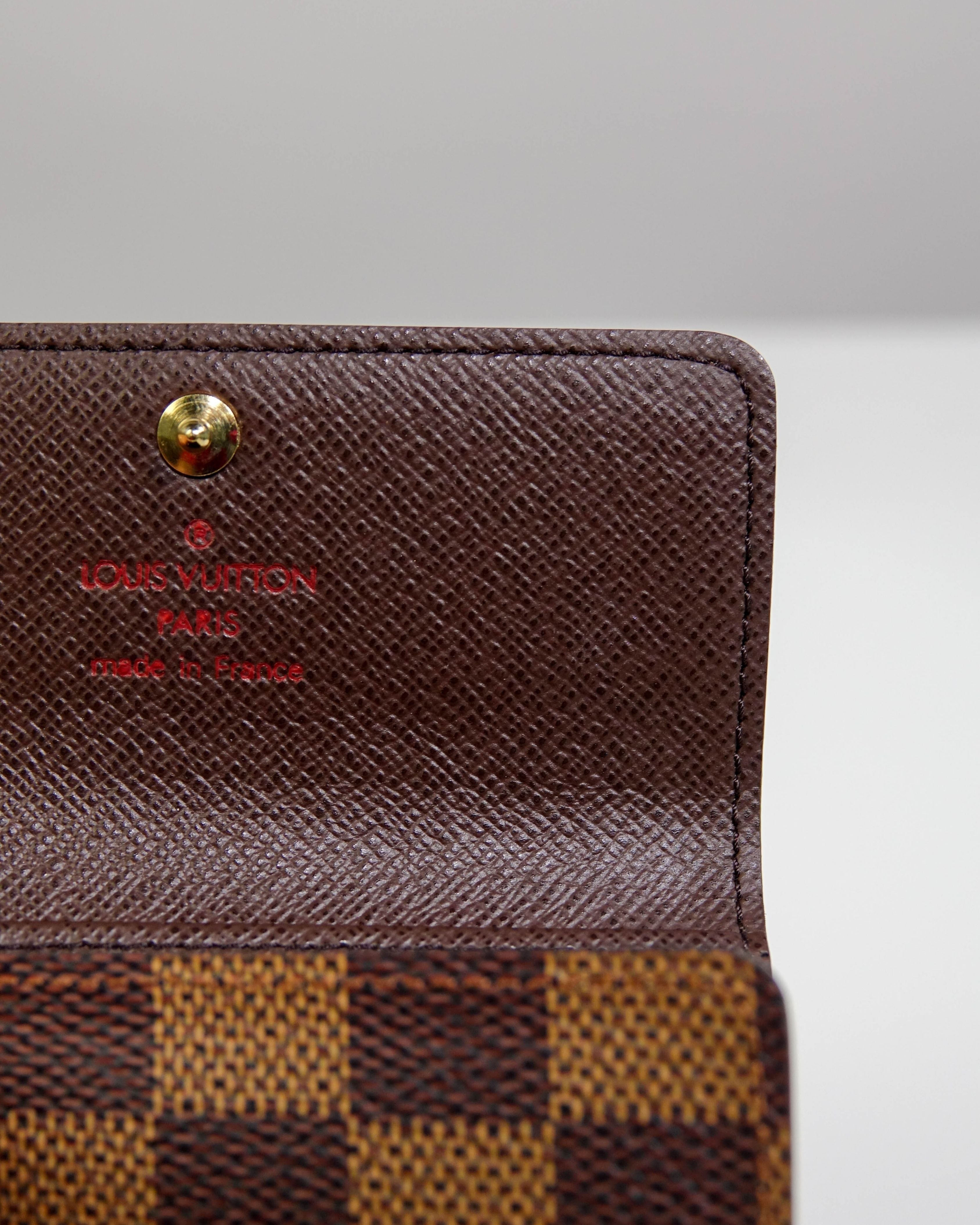 Porte-clés 4 clés Louis Vuitton en toile damier Ébène Lola Collective