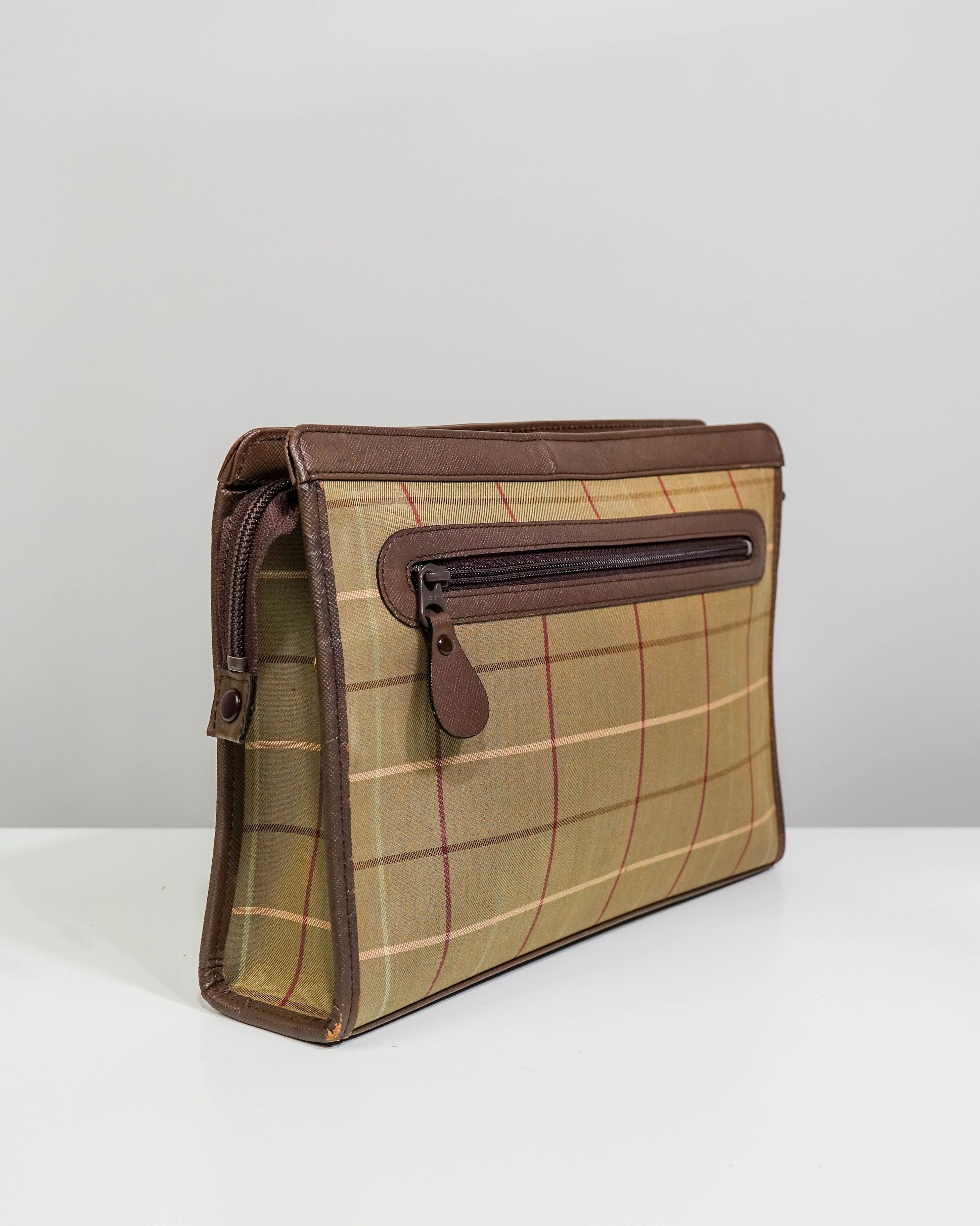 Pochette trousse de toilette en toile à carreaux Burberry Lola Collective