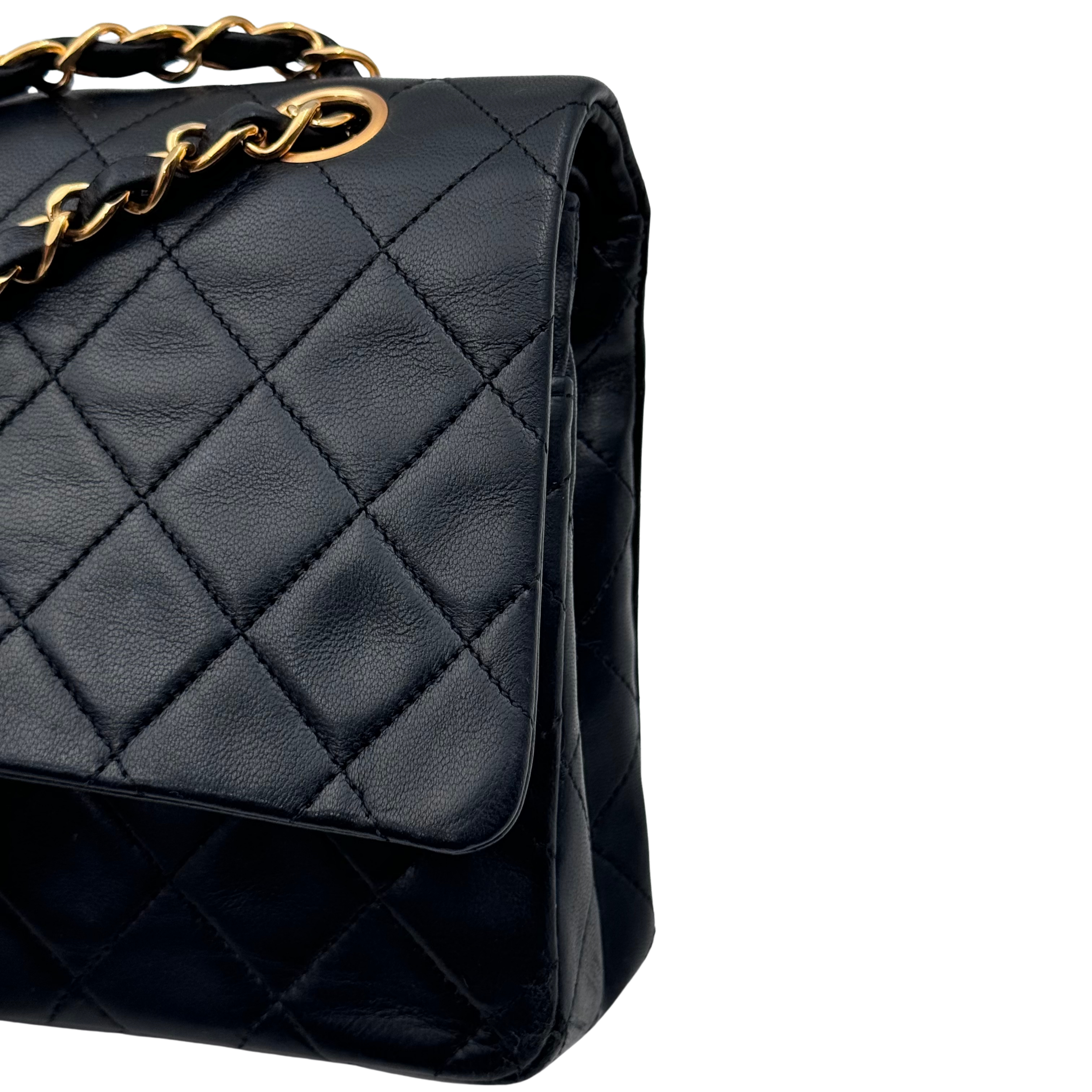 classic timeless medium double flap - chanel Lola Collective