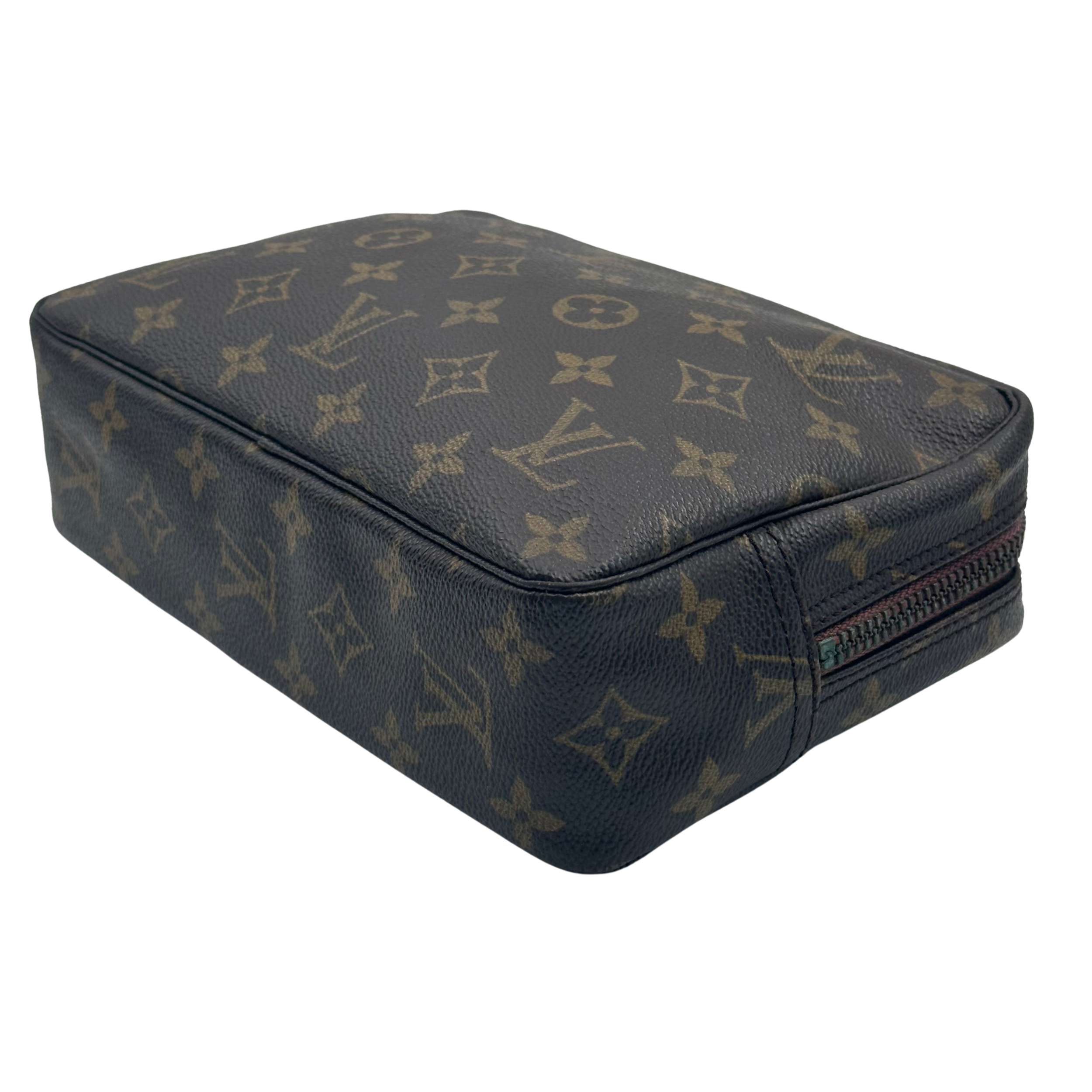 TROUSSE TOILETTE 23 - LOUIS VUITTON Lola Collective