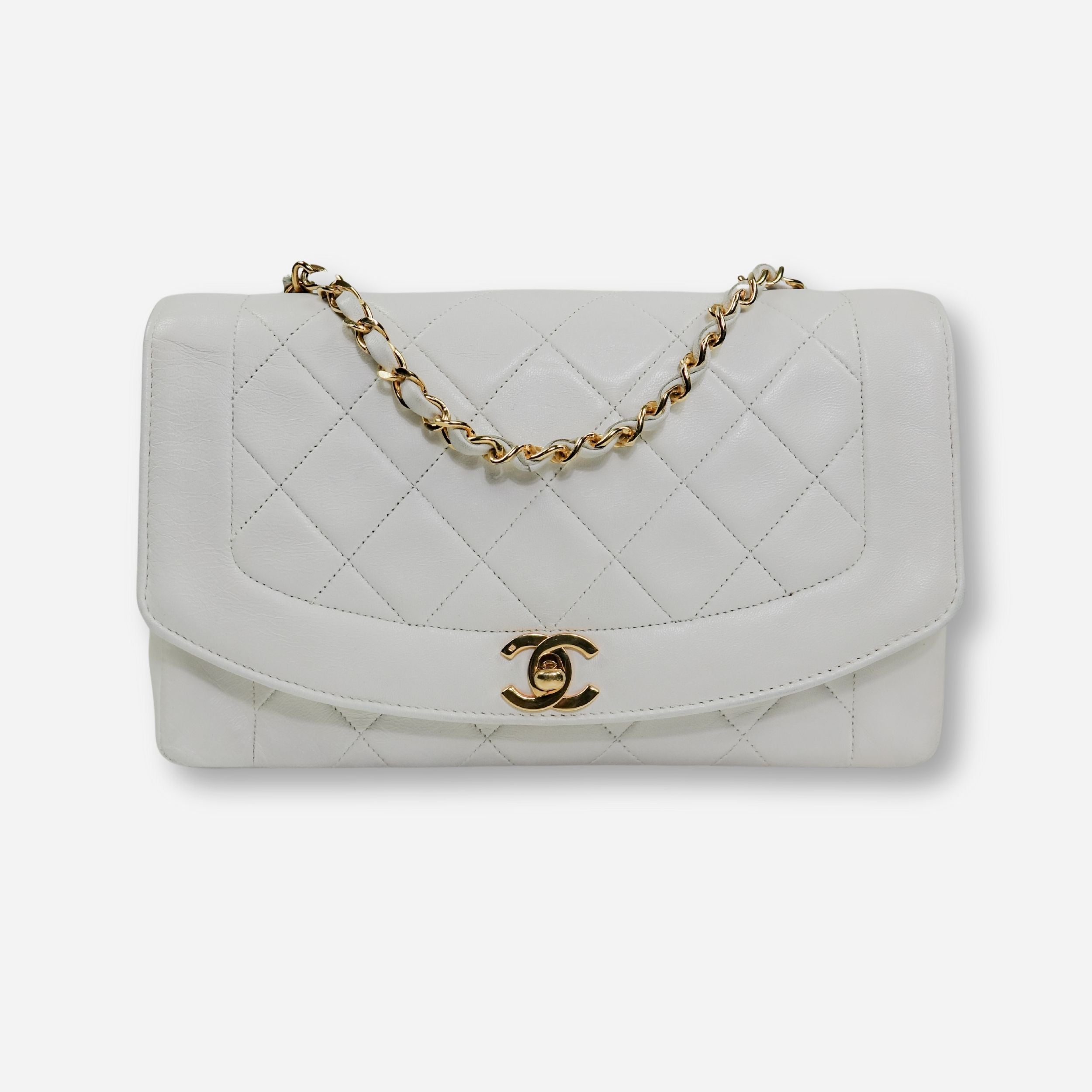 CLASSIC DIANA MEDIUM - CHANEL Lola Collective