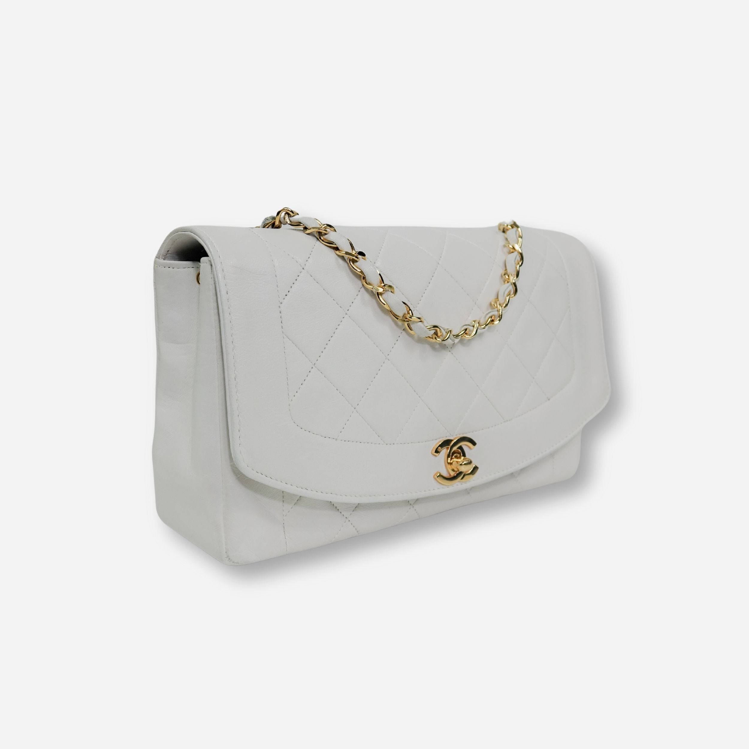 CLASSIC DIANA MEDIUM - CHANEL Lola Collective