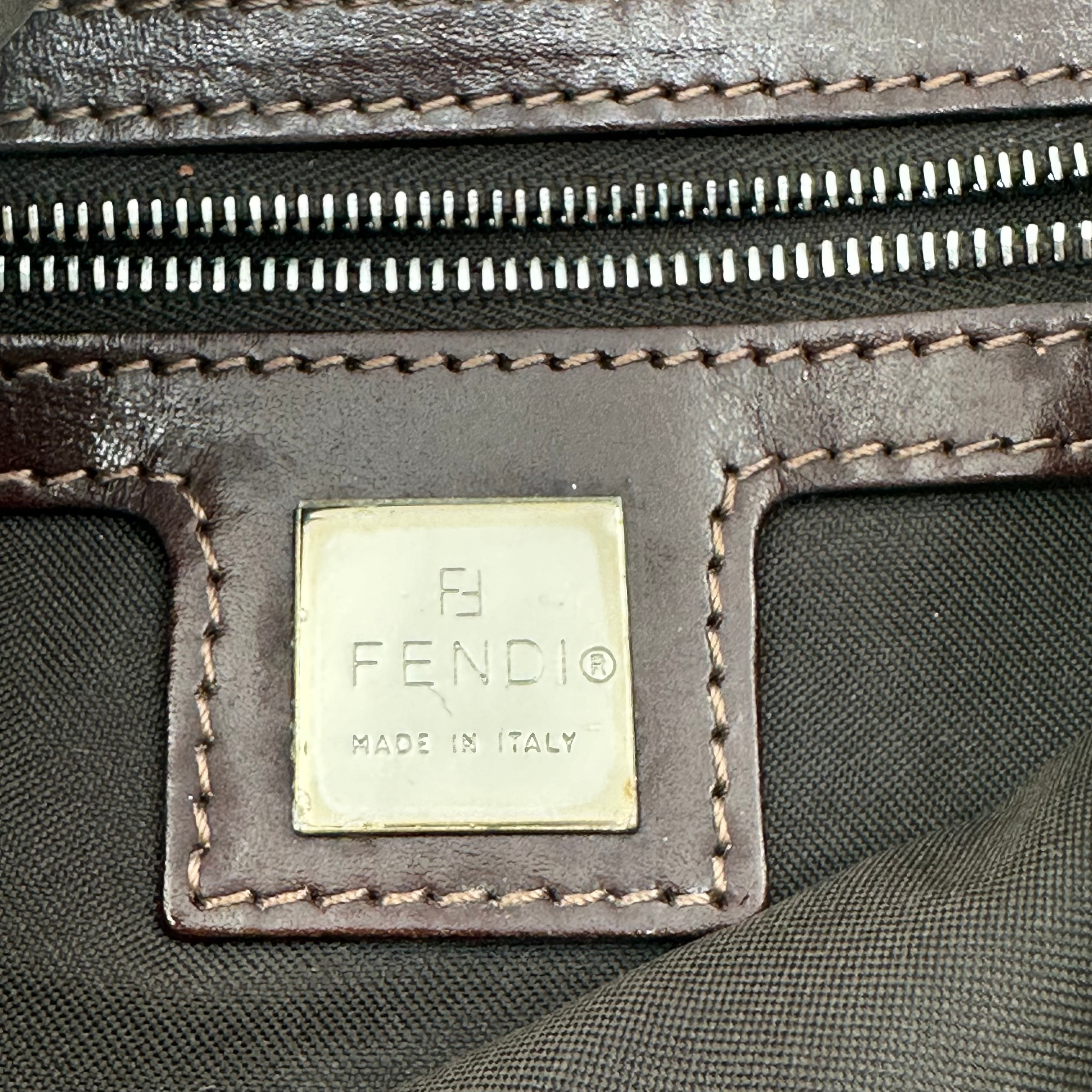 CLASSIC BAGUETTE - FENDI Lola Collective