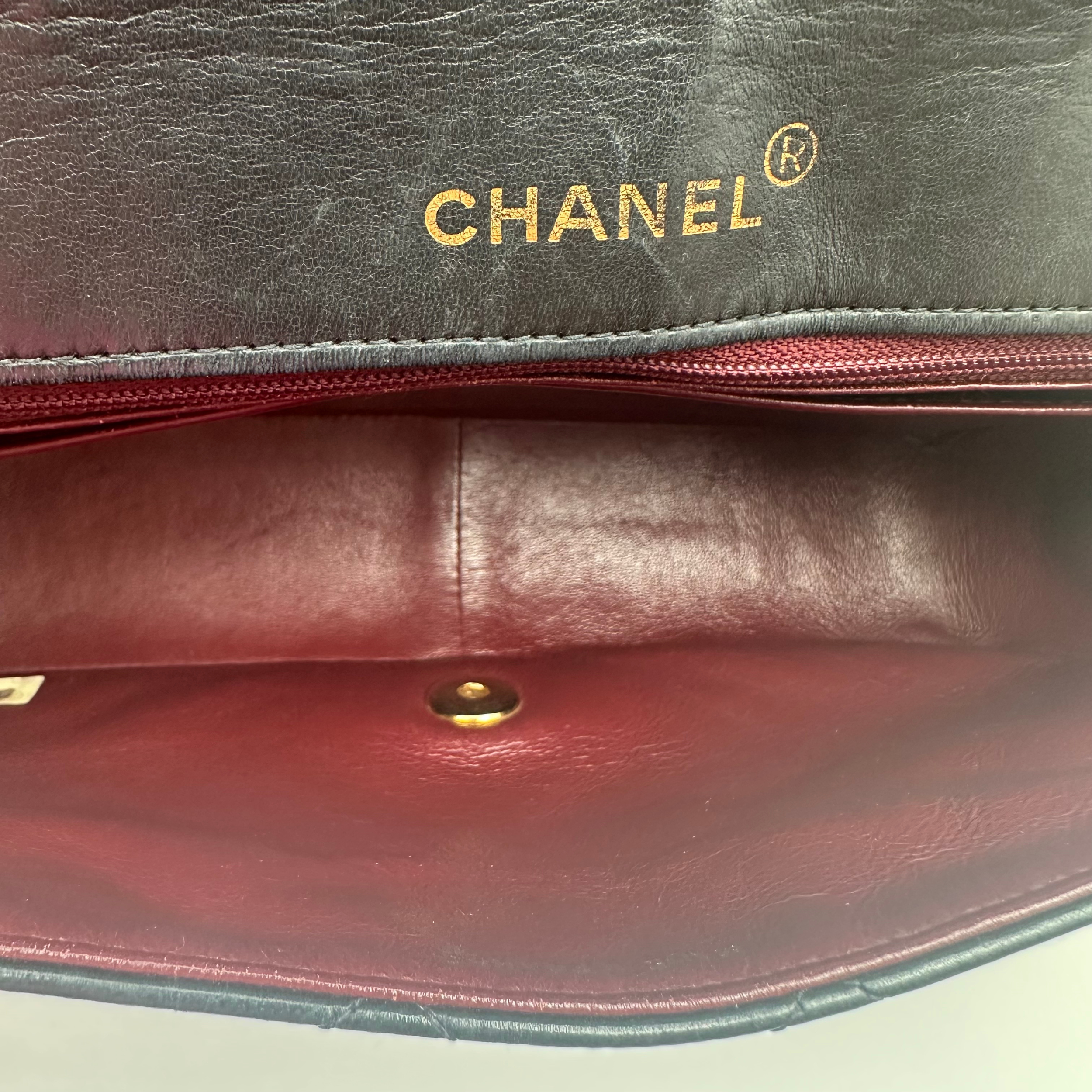 CLASSIC DIANA MEDIUM - CHANEL Lola Collective