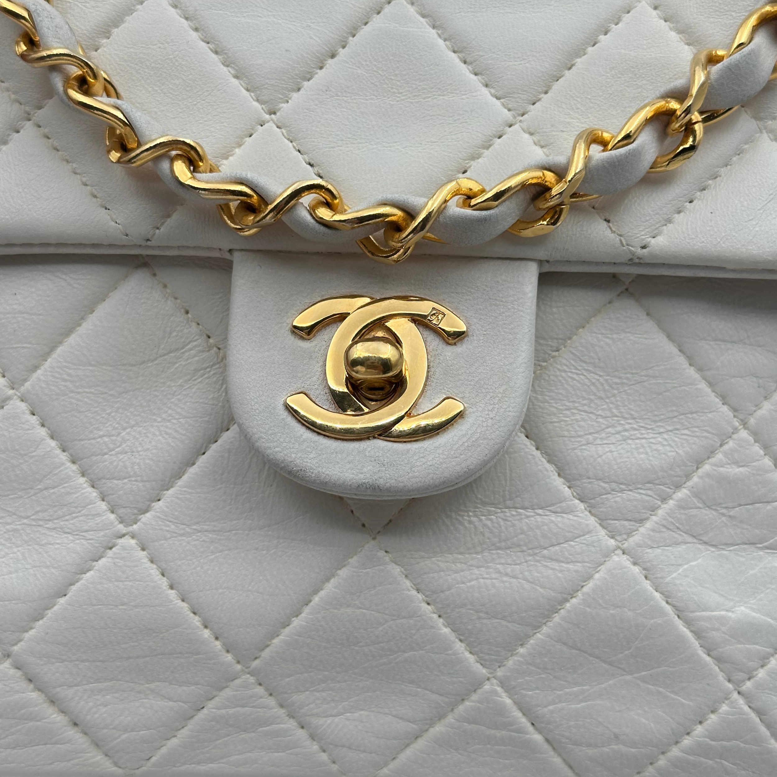 CLASSIC SQUARE MINI 20 CM - CHANEL Lola Collective