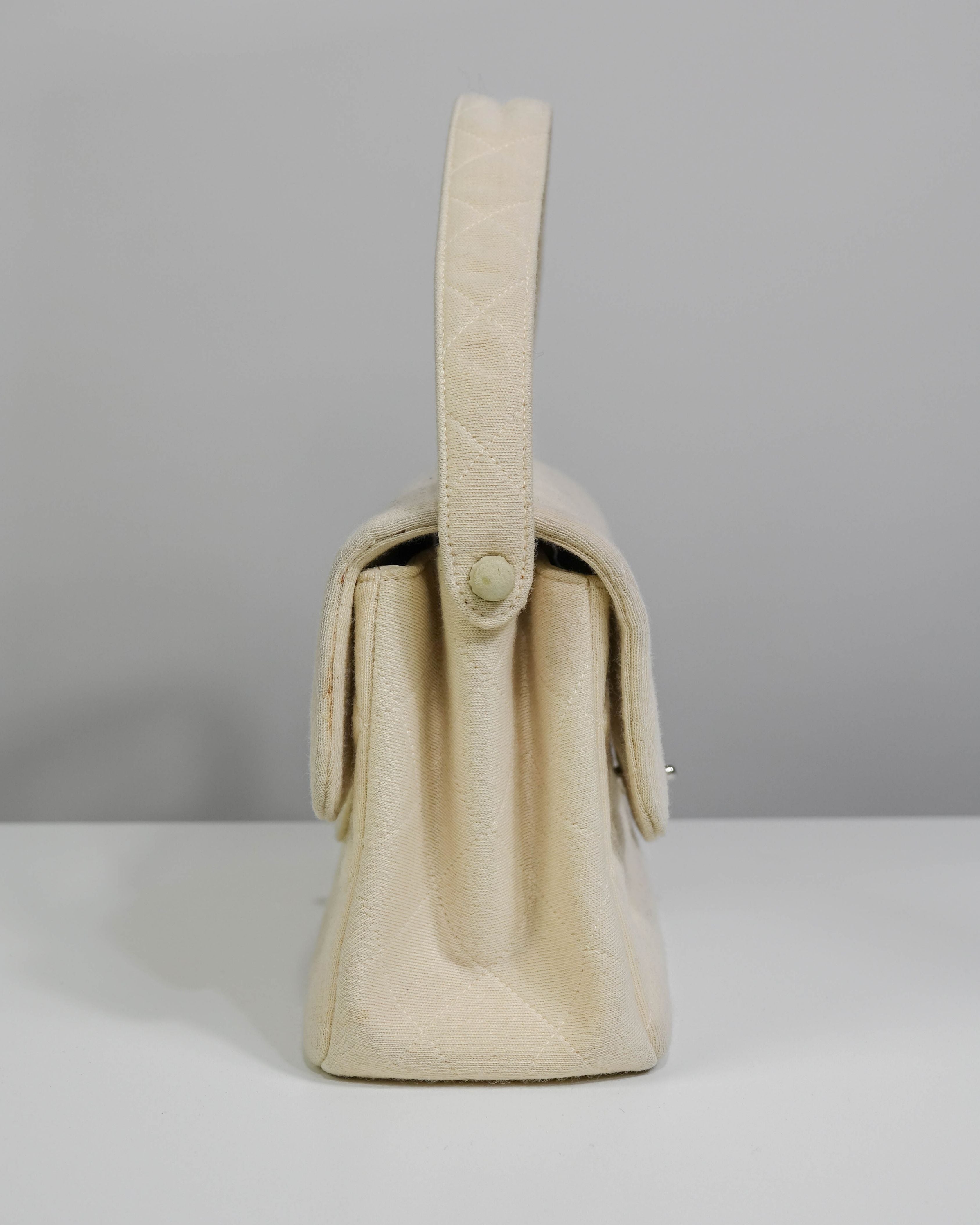 Sac Classic timeless Double Face en tissu Chanel - beige Lola Collective