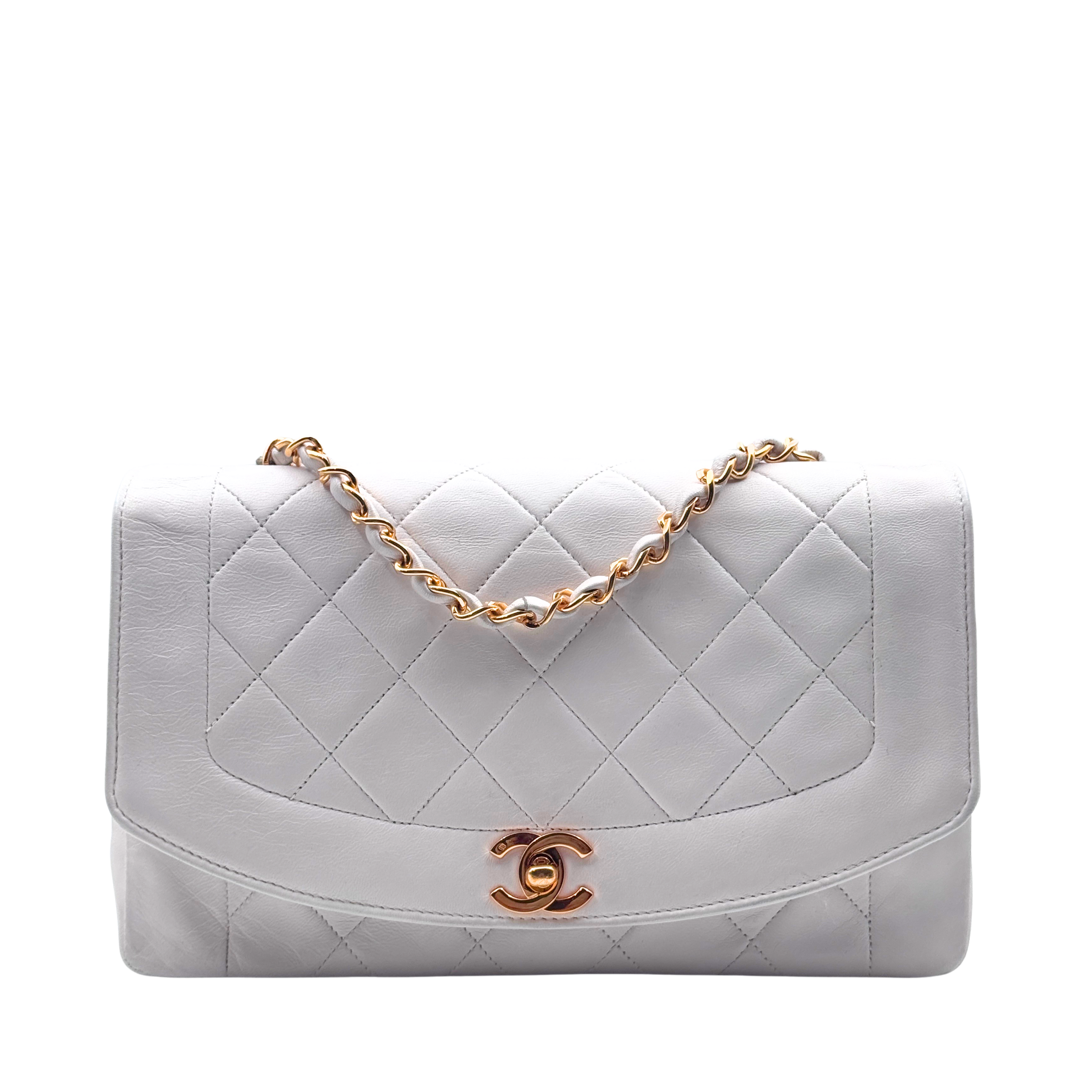 CLASSIC DIANA MEDIUM - CHANEL Lola Collective