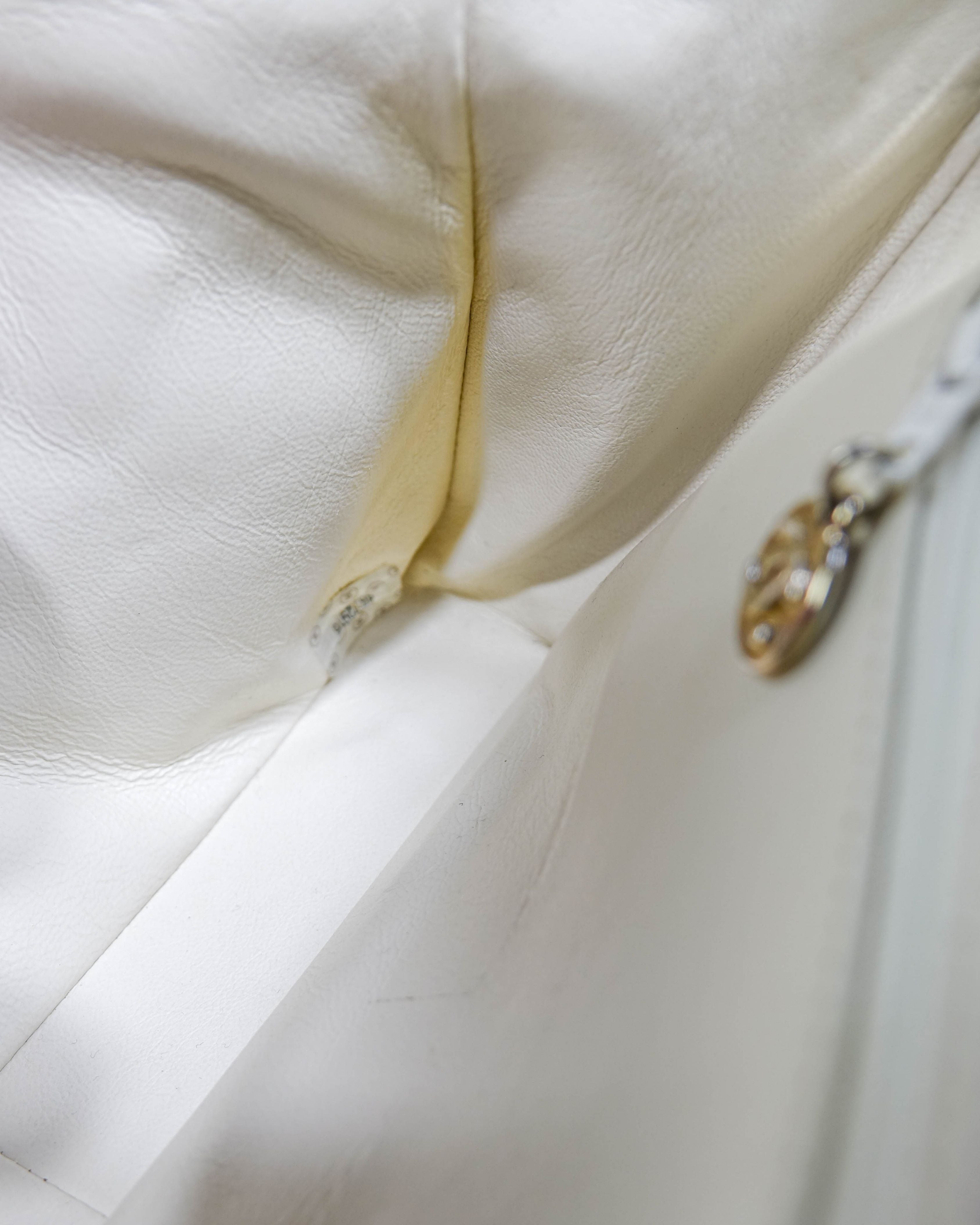 Sac Classic timeless Double Face en tissu Chanel - beige Lola Collective