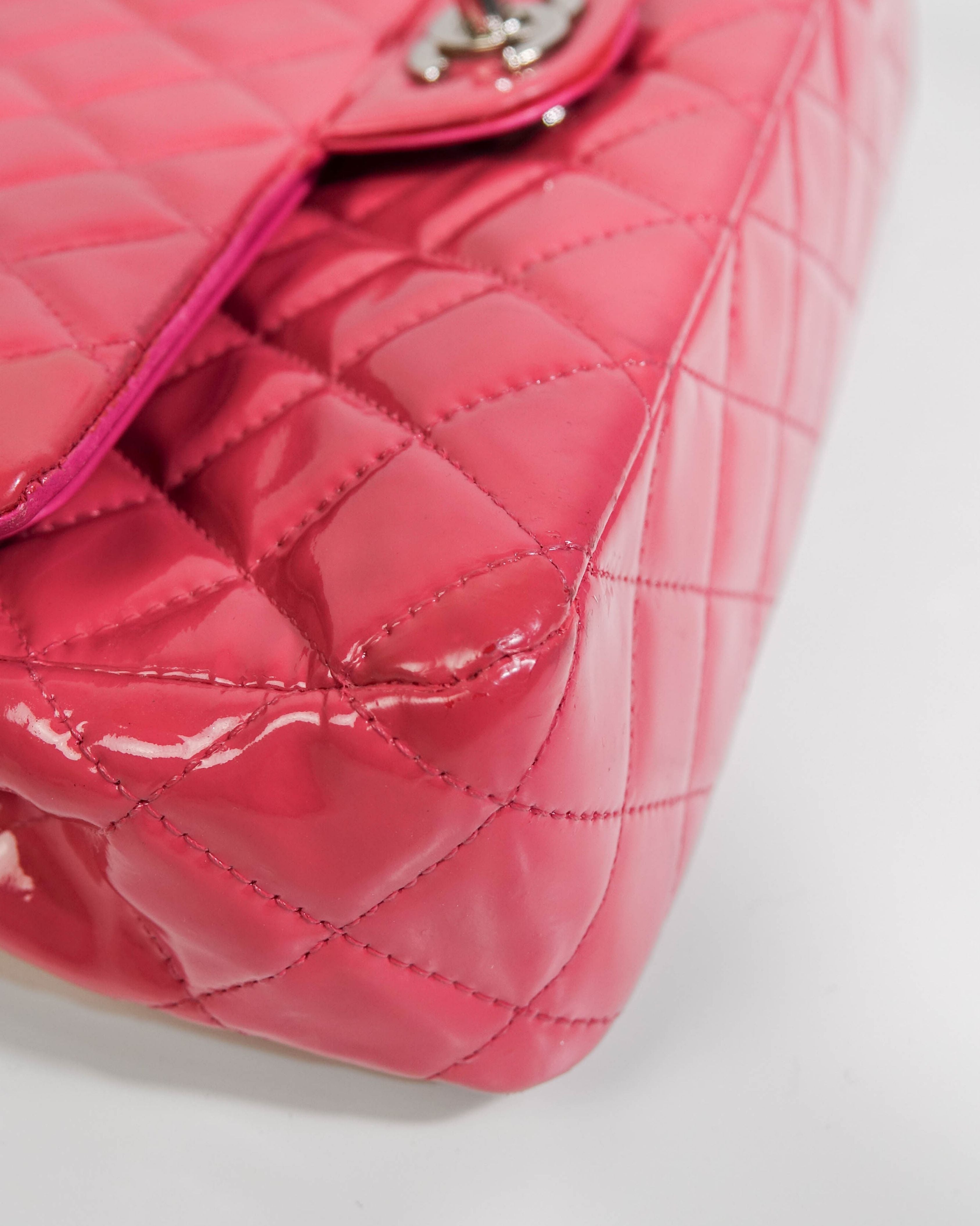 Sac 11.12 Chanel cuir vernis - rose Lola Collective