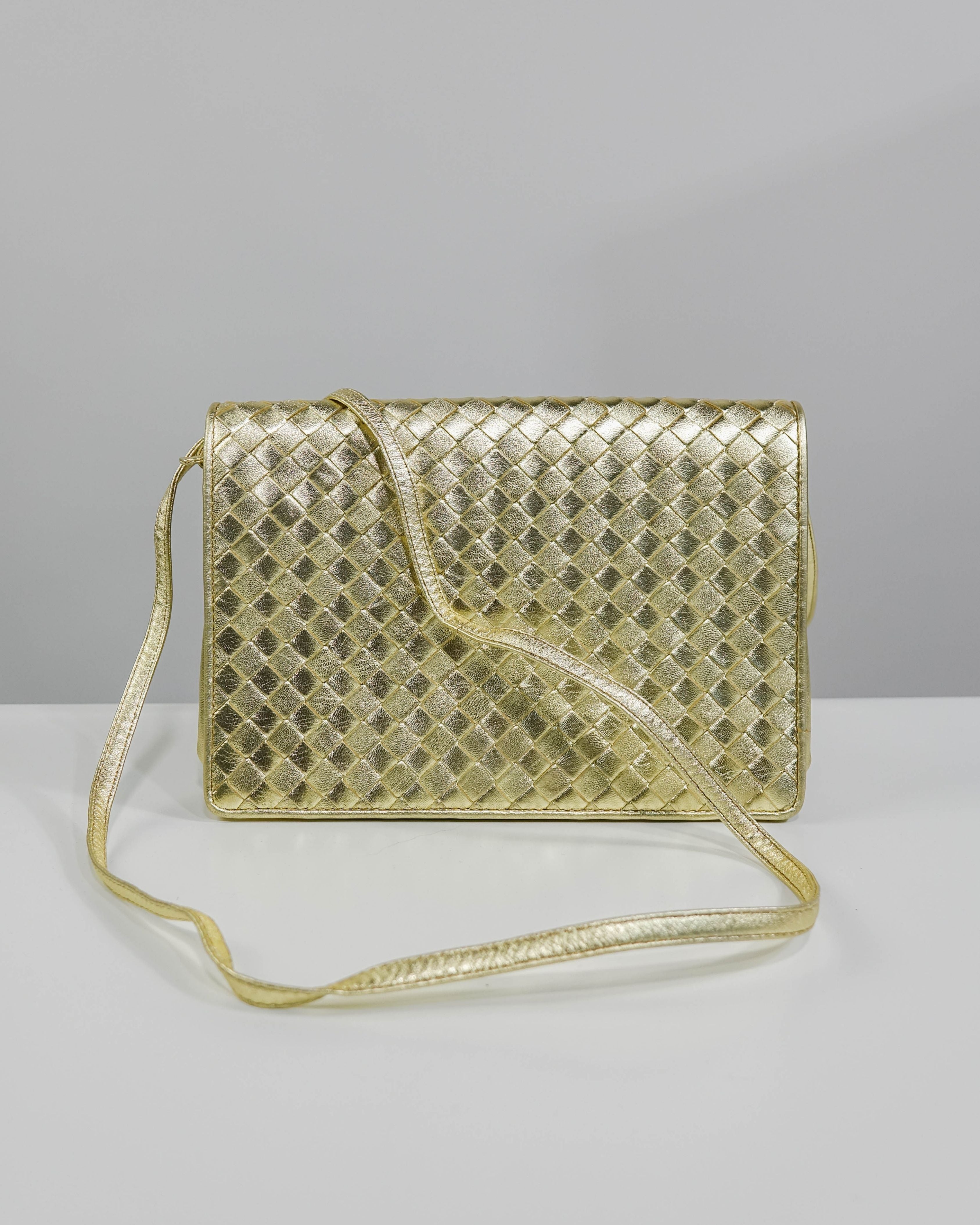 Sac pochette Bottega Veneta cuir intrecciato - or Lola Collective