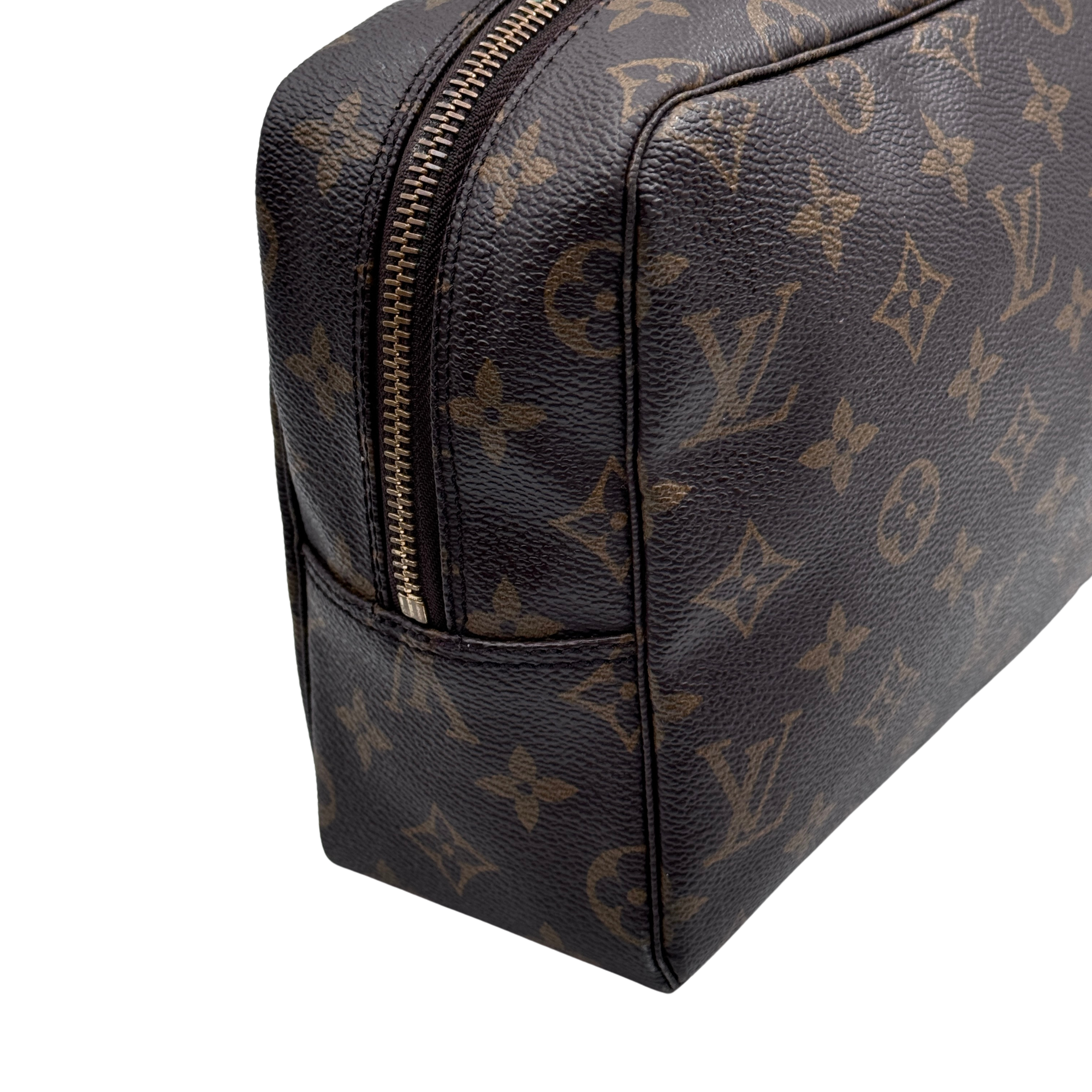 TROUSSE TOILETTE 28 - LOUIS VUITTON Lola Collective