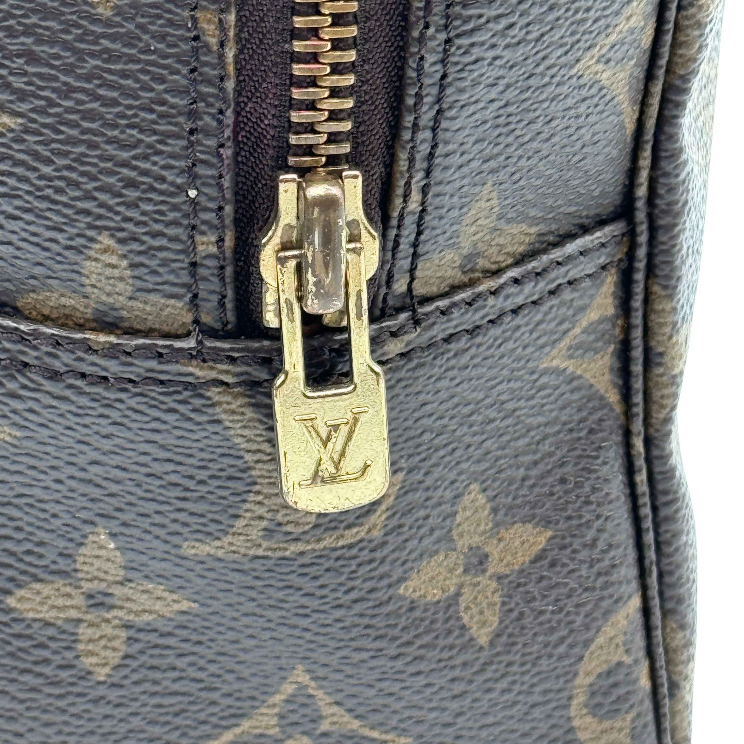 TROUSSE TOILETTE 28 - LOUIS VUITTON Lola Collective