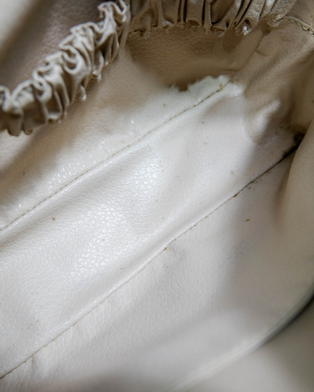 Trousse Toilette 23 Monogram – Louis Vuitton Lola Collective