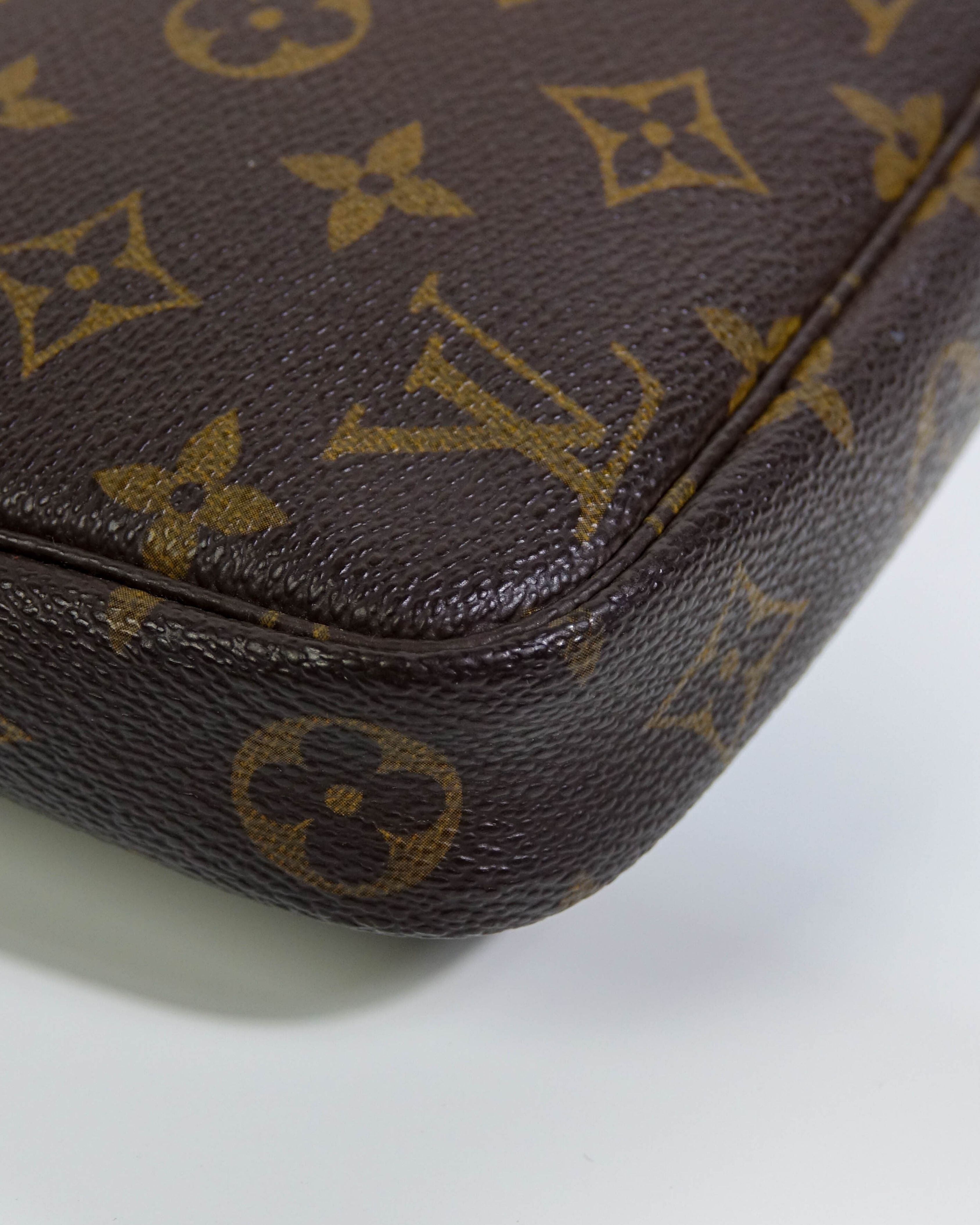 Sac pochette Accessoire Louis Vuitton toile Monogram Lola Collective