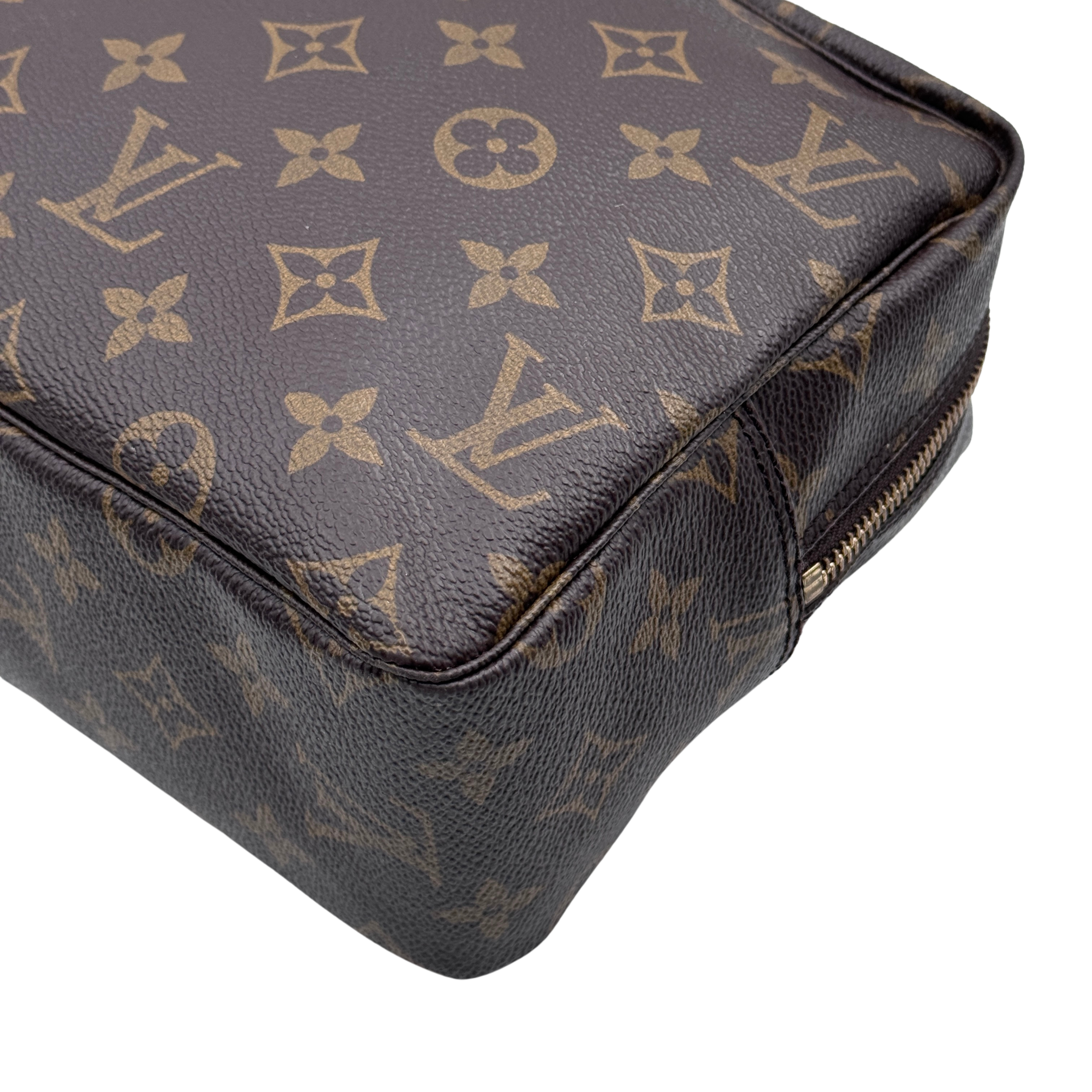 TROUSSE TOILETTE 28 - LOUIS VUITTON Lola Collective