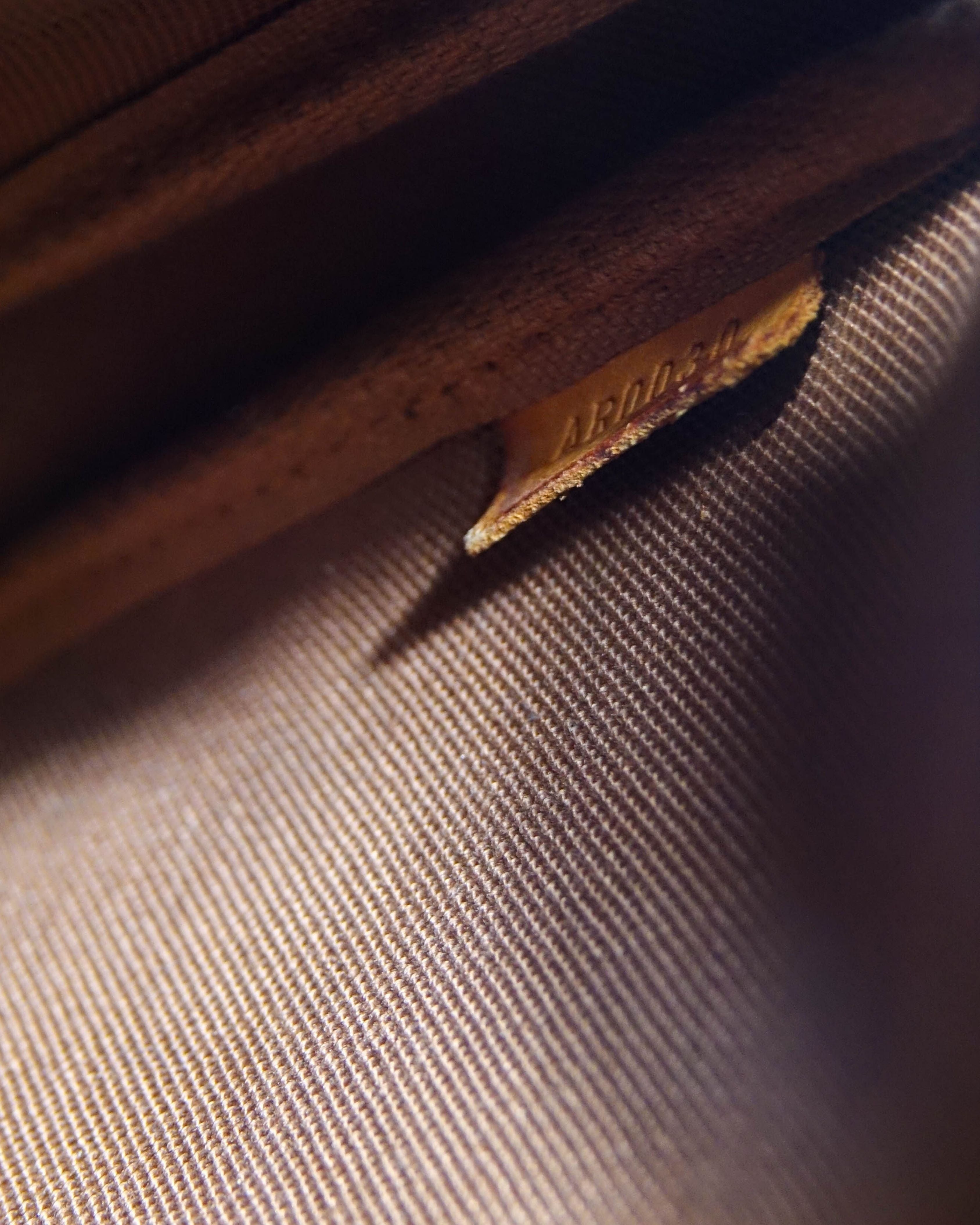 Sac pochette Accessoire Louis Vuitton toile Monogram Lola Collective