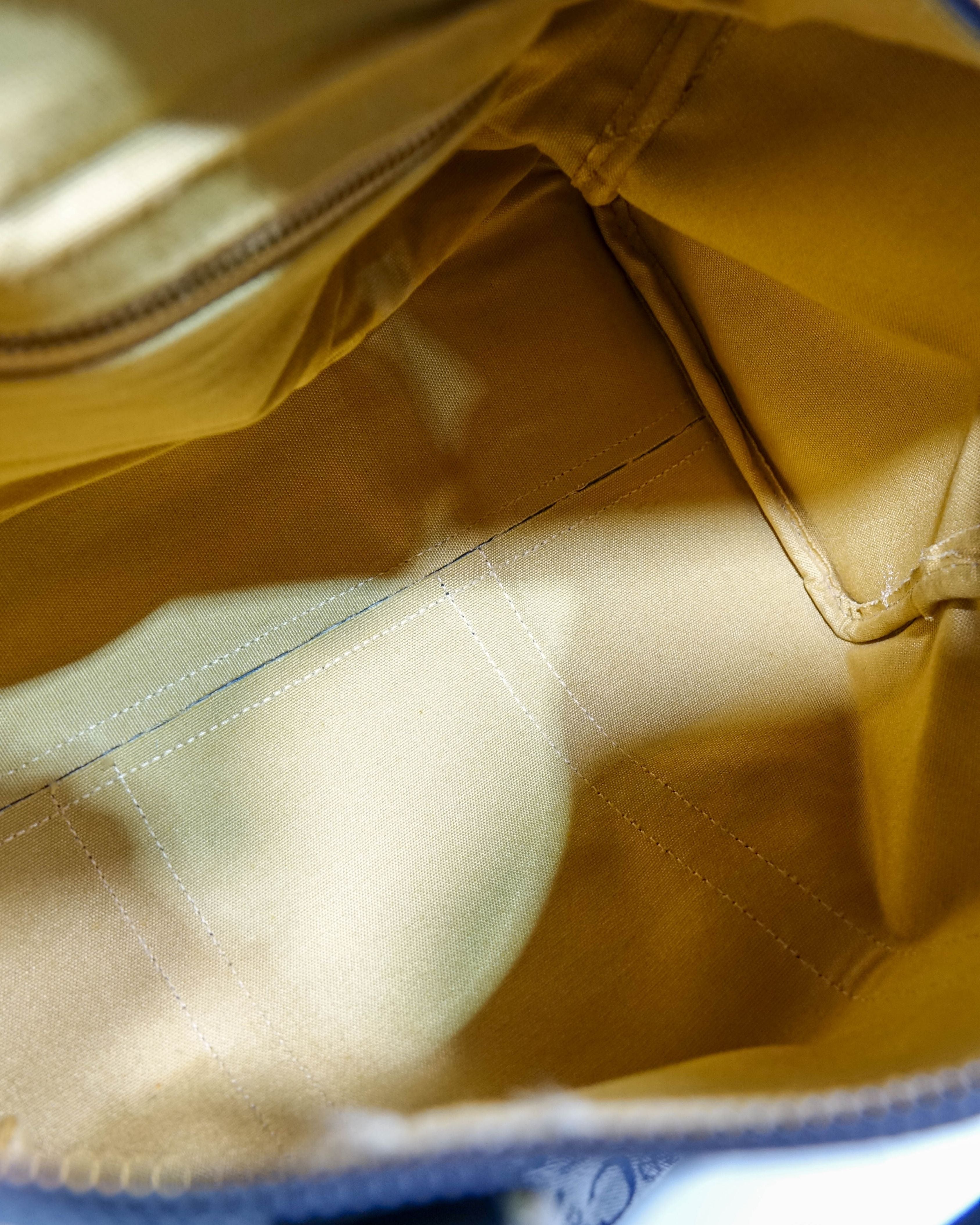 Sac Boston Céline en toile bleu C macadam Lola Collective