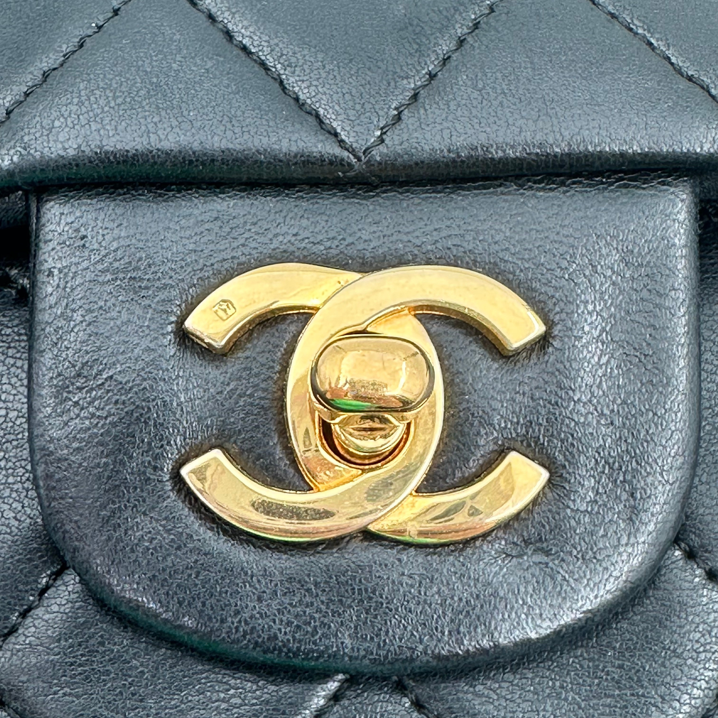 CLASSIC TIMELESS MEDIUM DOUBLE FLAP - CHANEL Lola Collective