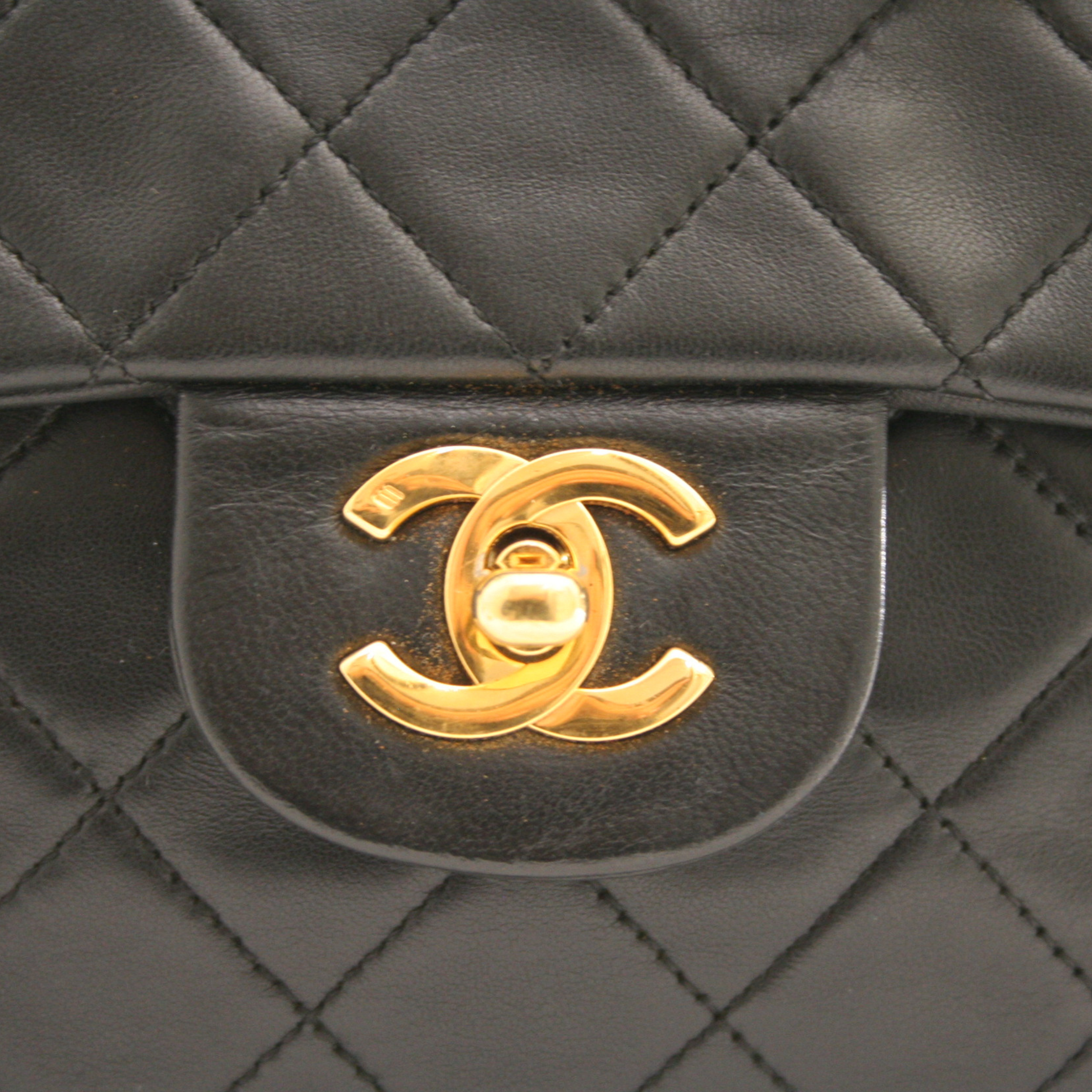 Classic Half Flap medium - Chanel Lola Collective