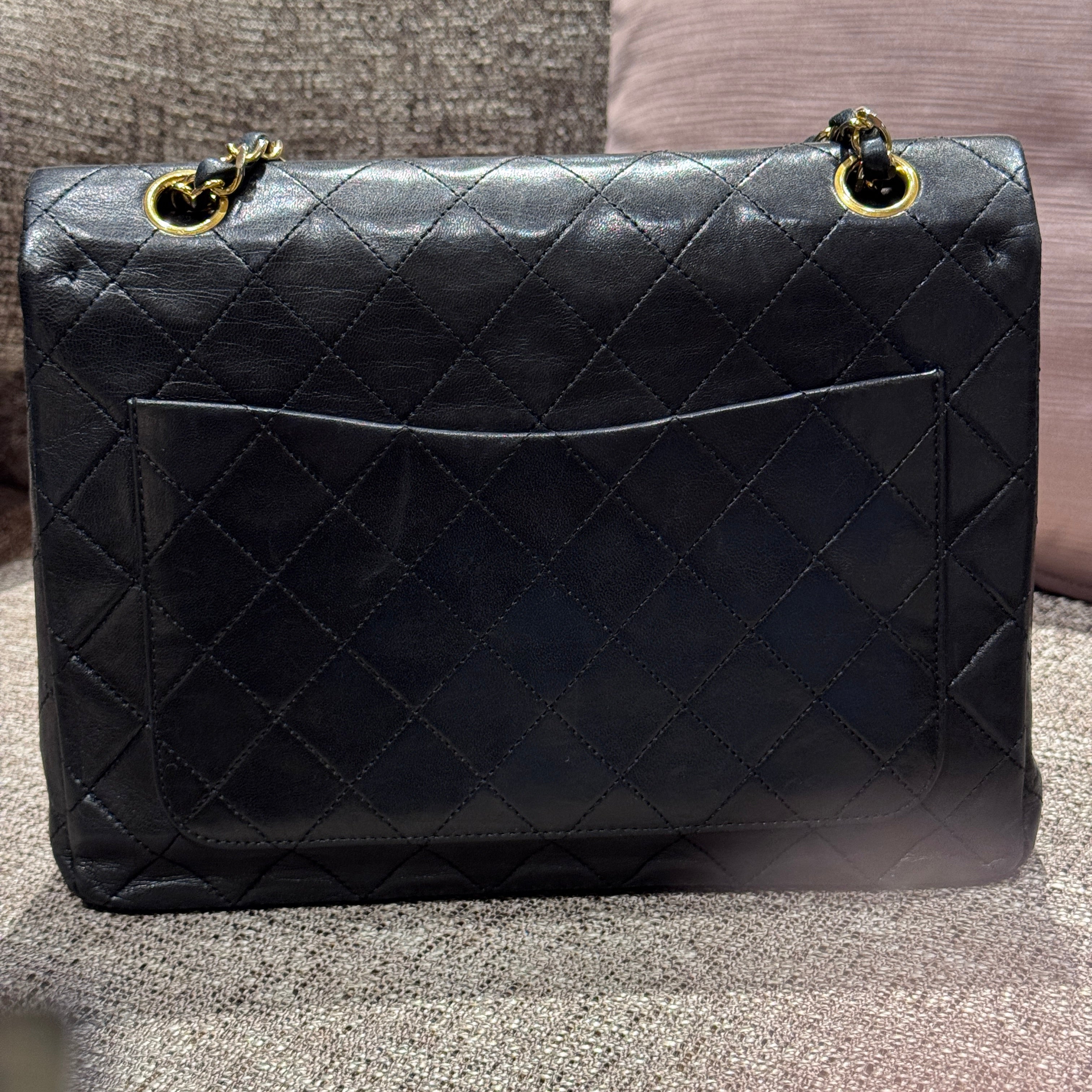 Classic Medium square double flap - Chanel Lola Collective