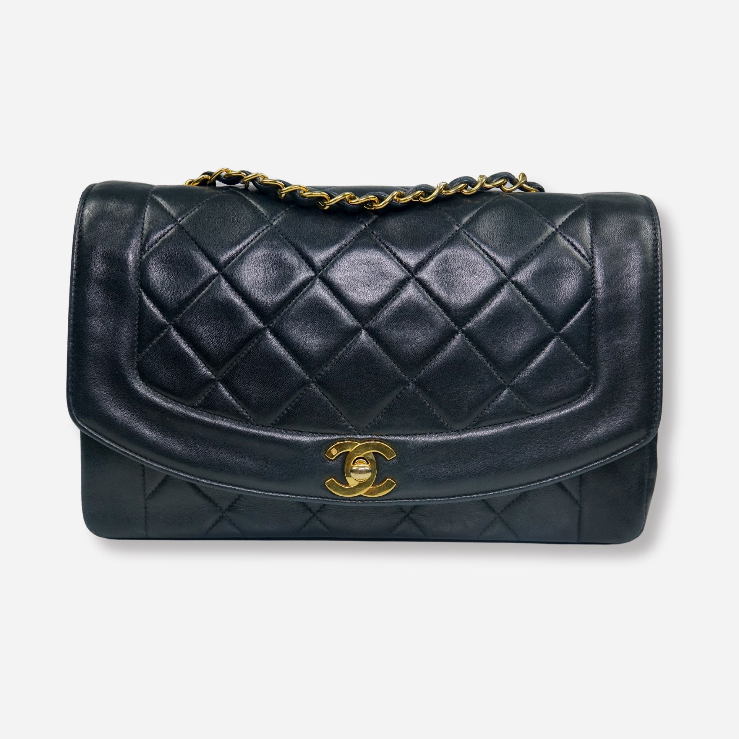 CLASSIC DIANA MEDIUM - CHANEL Lola Collective