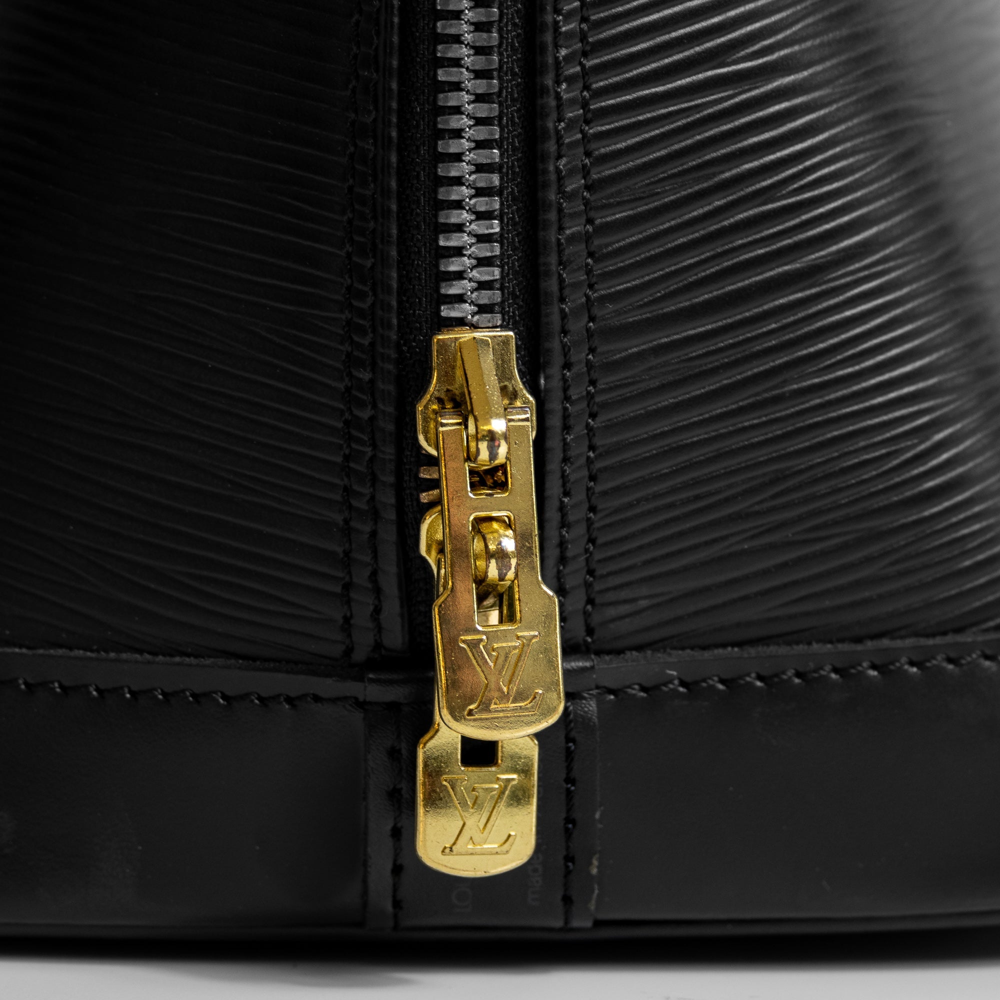 Louis Vuitton Alma GM épi noir Lola Collective