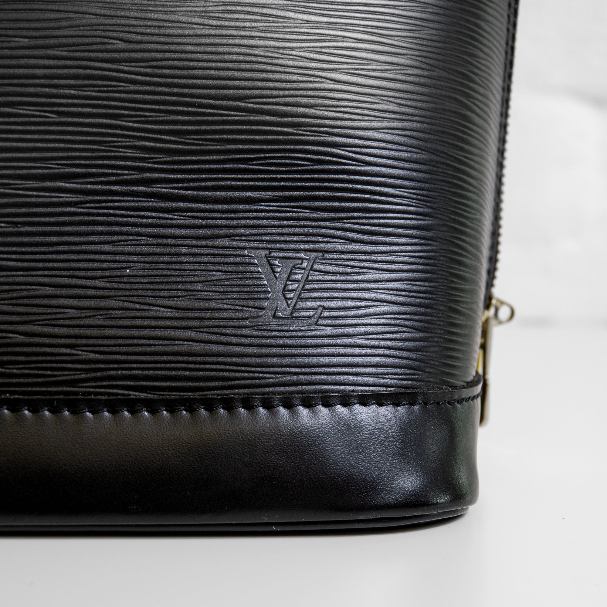 Louis Vuitton Alma GM épi noir Lola Collective