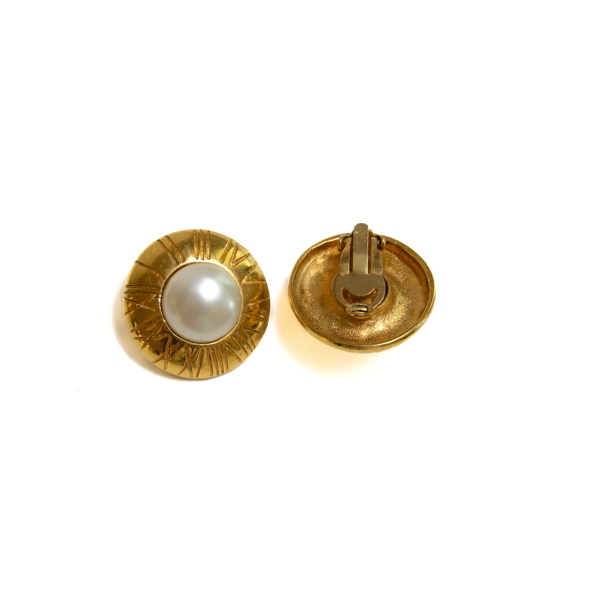 Chanel Boucles d’oreilles perle — Plaqué or 24K Lola Collective