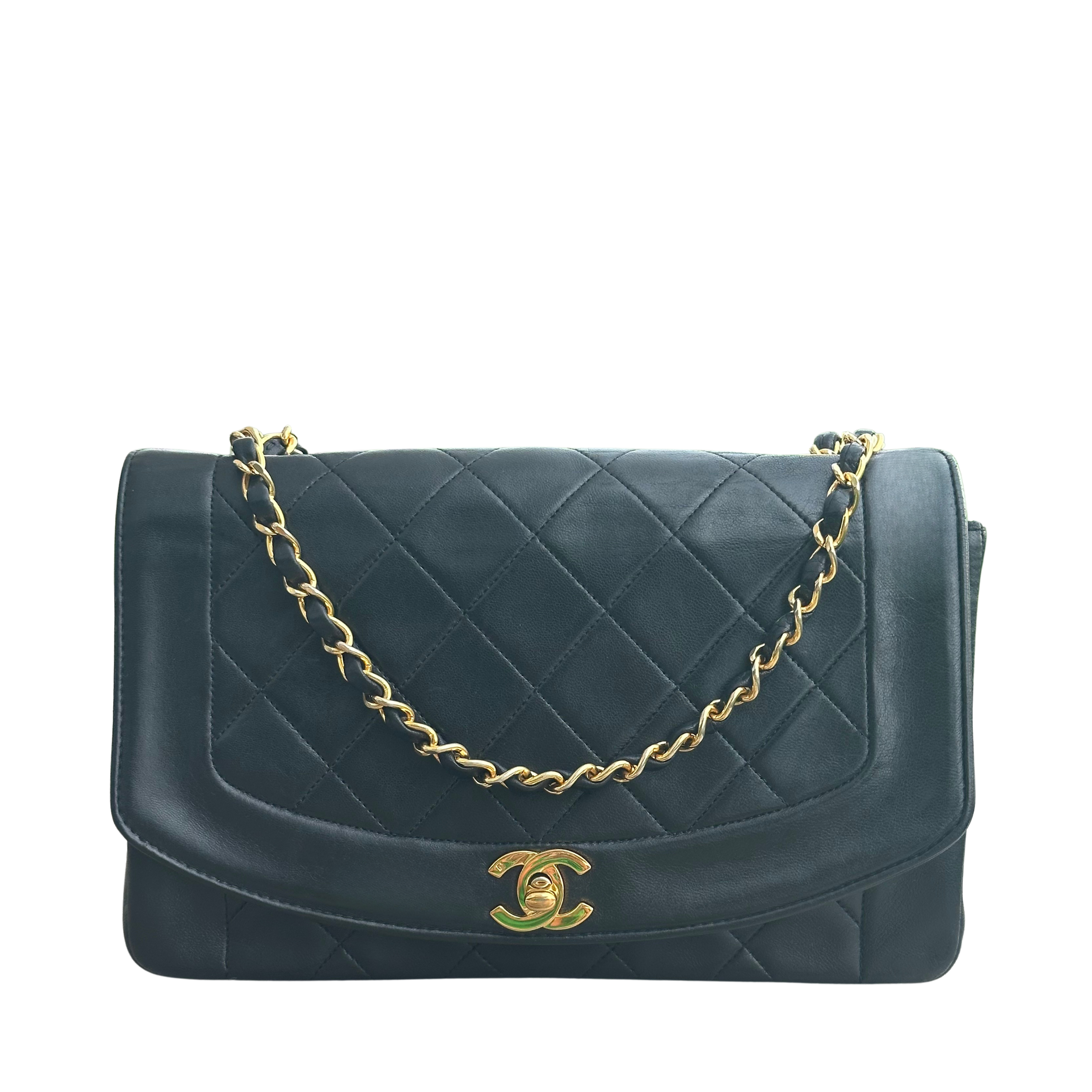 CLASSIC DIANA MEDIUM - CHANEL Lola Collective