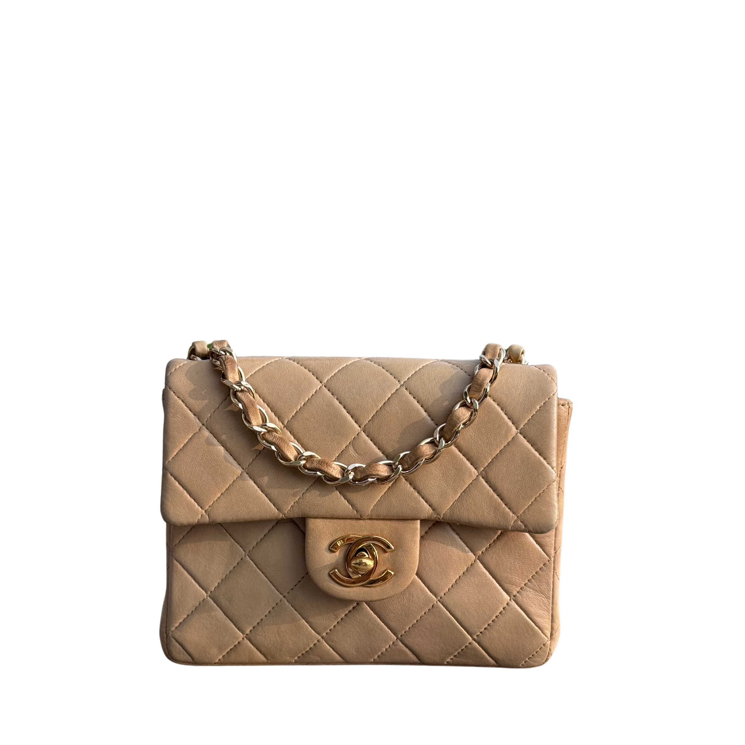 CLASSIC SQUARE MINI 17 CM - CHANEL Lola Collective