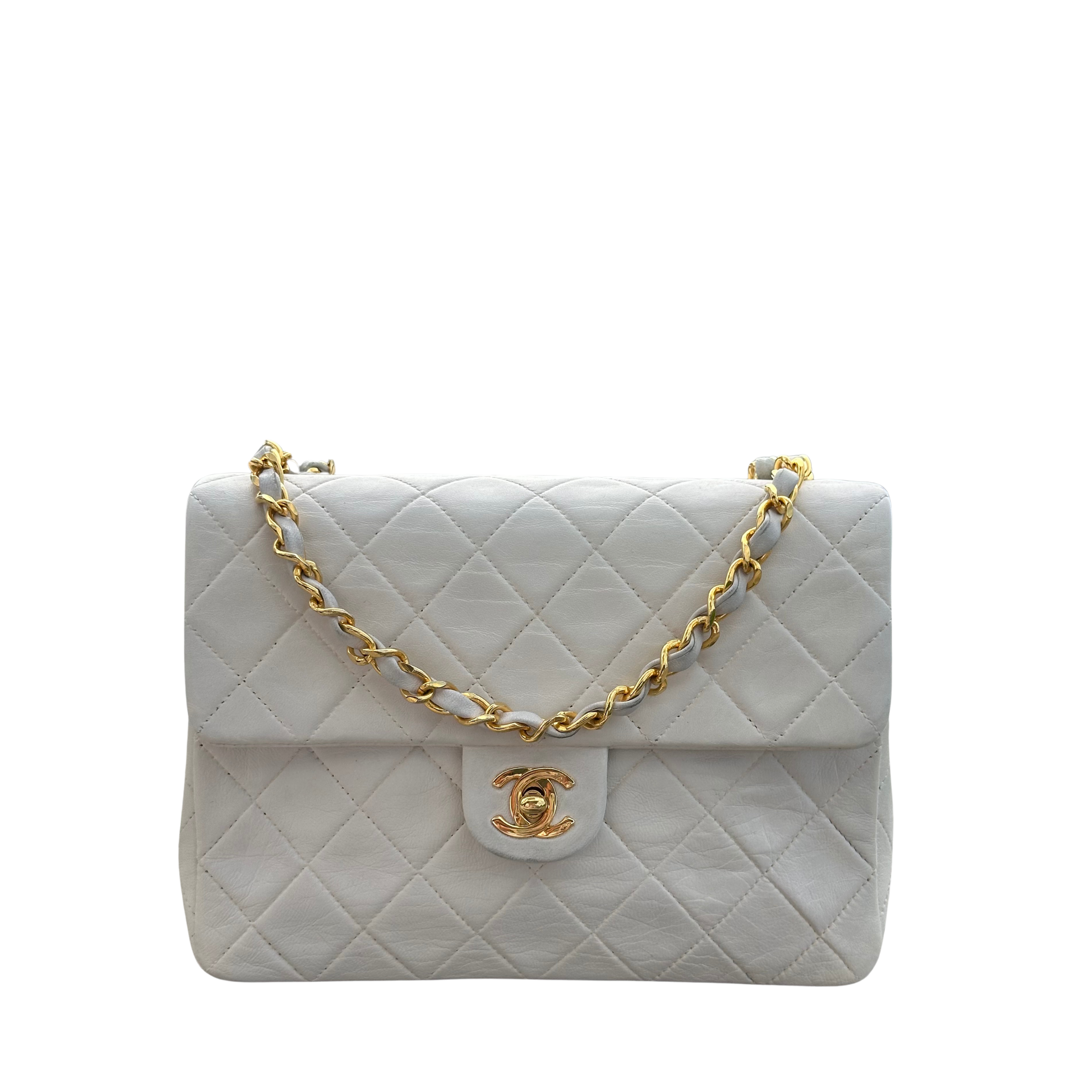 CLASSIC SQUARE MINI 20 CM - CHANEL Lola Collective