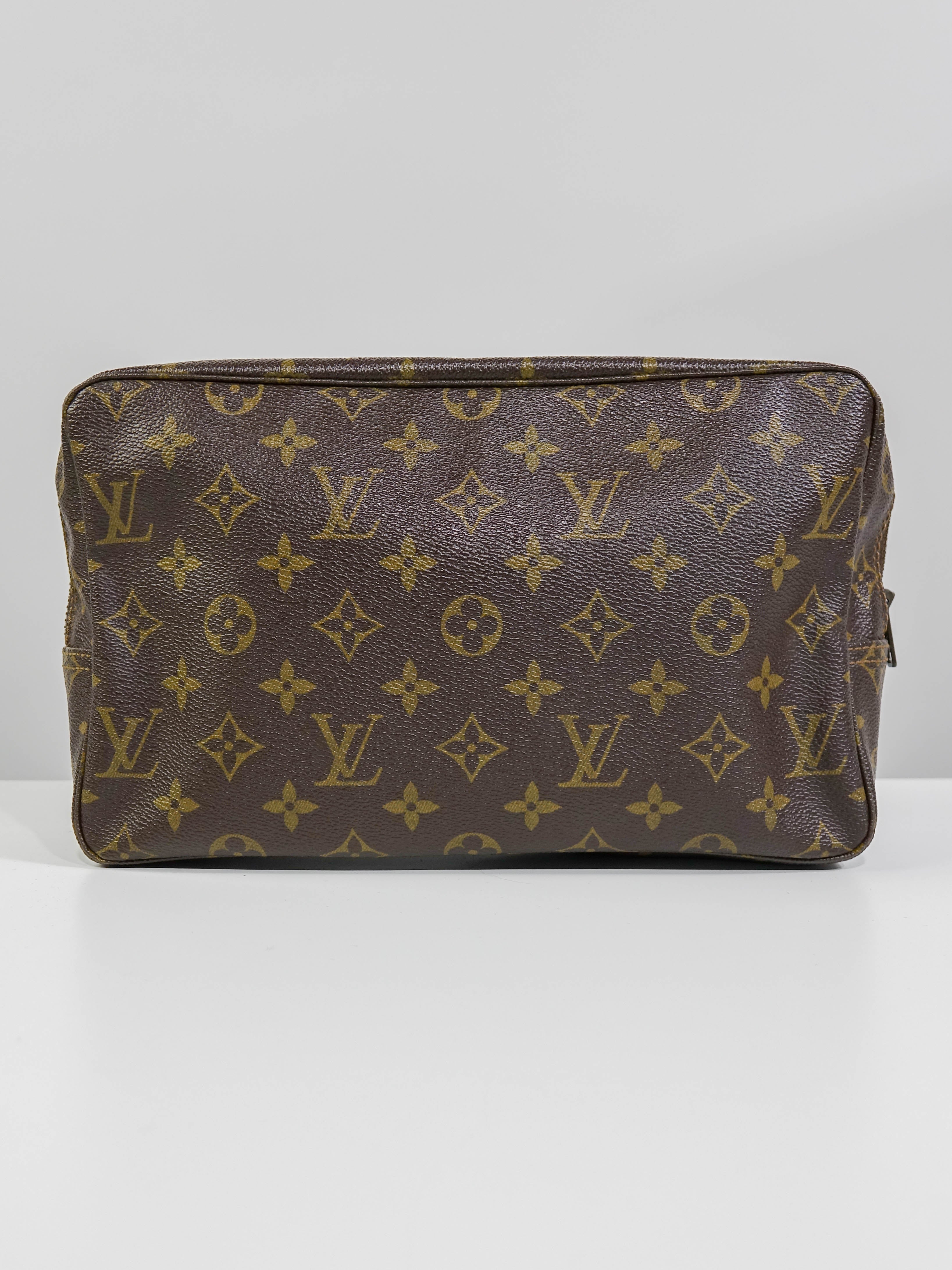 Trousse de toilette Louis Vuitton 28 monogram Lola Collective