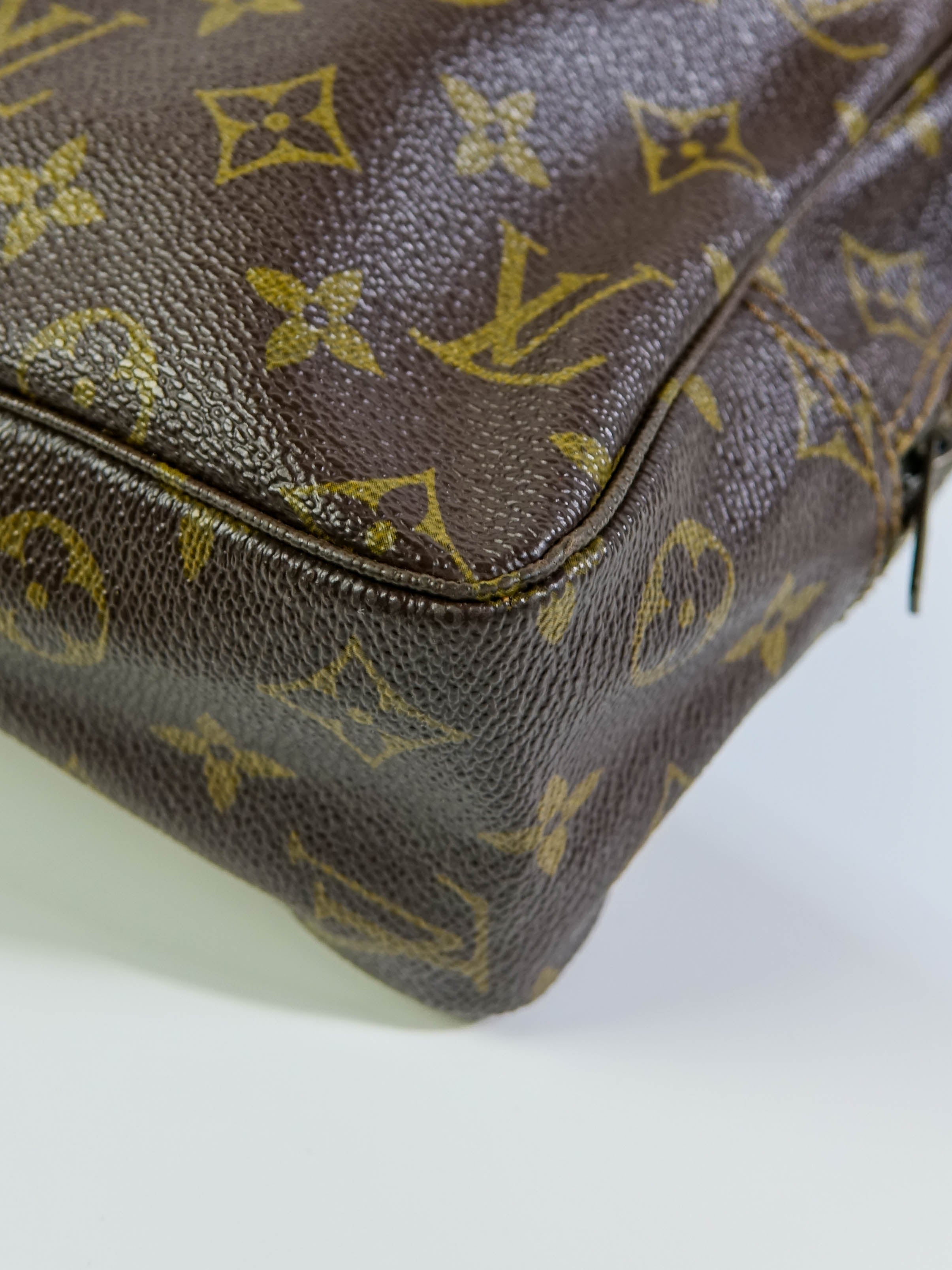 Trousse de toilette Louis Vuitton 28 monogram Lola Collective