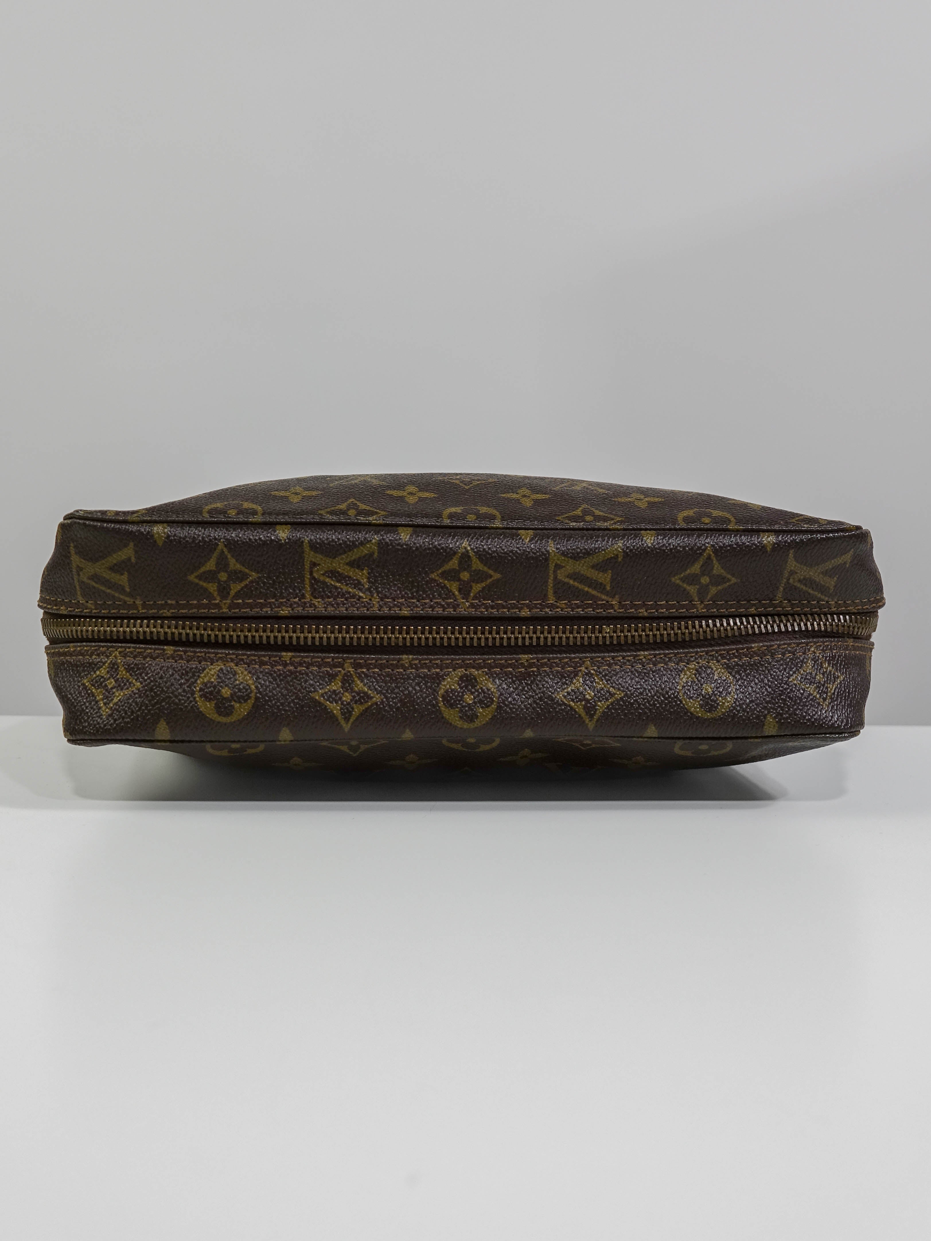 Trousse de toilette Louis Vuitton 28 monogram Lola Collective