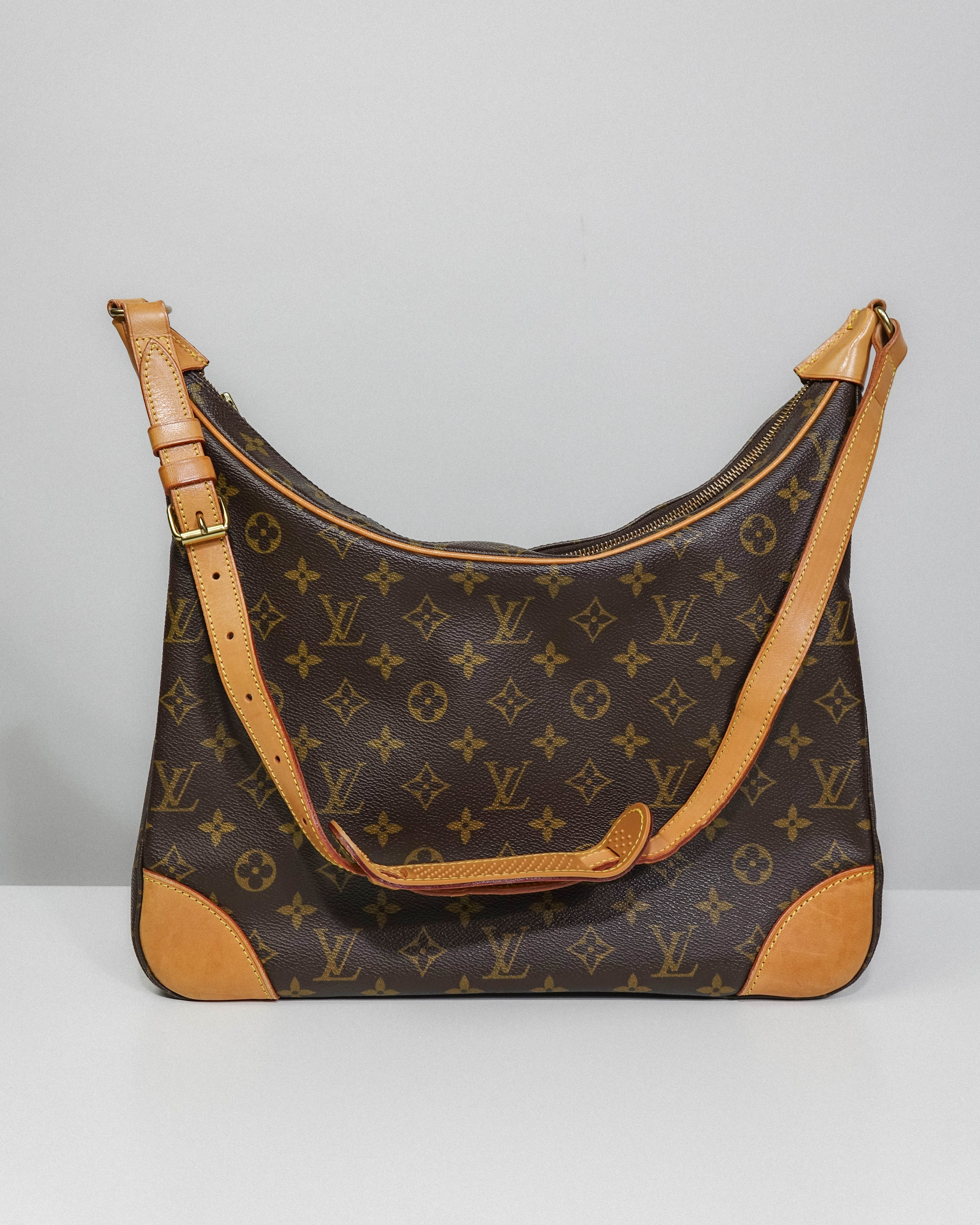 Sac Boulogne 35 Monogram – Louis Vuitton Lola Collective