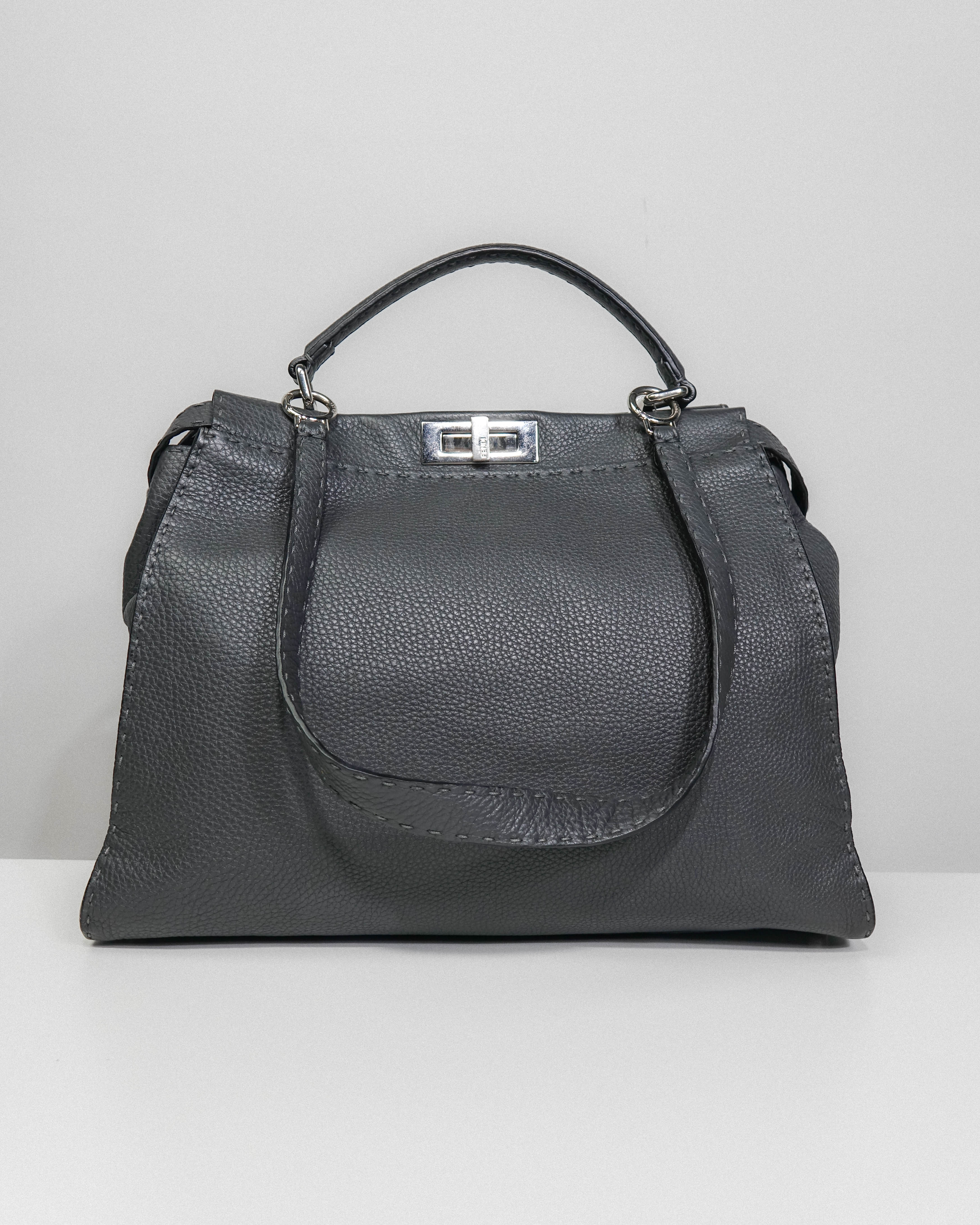 Peekaboo Gris – Fendi Lola Collective