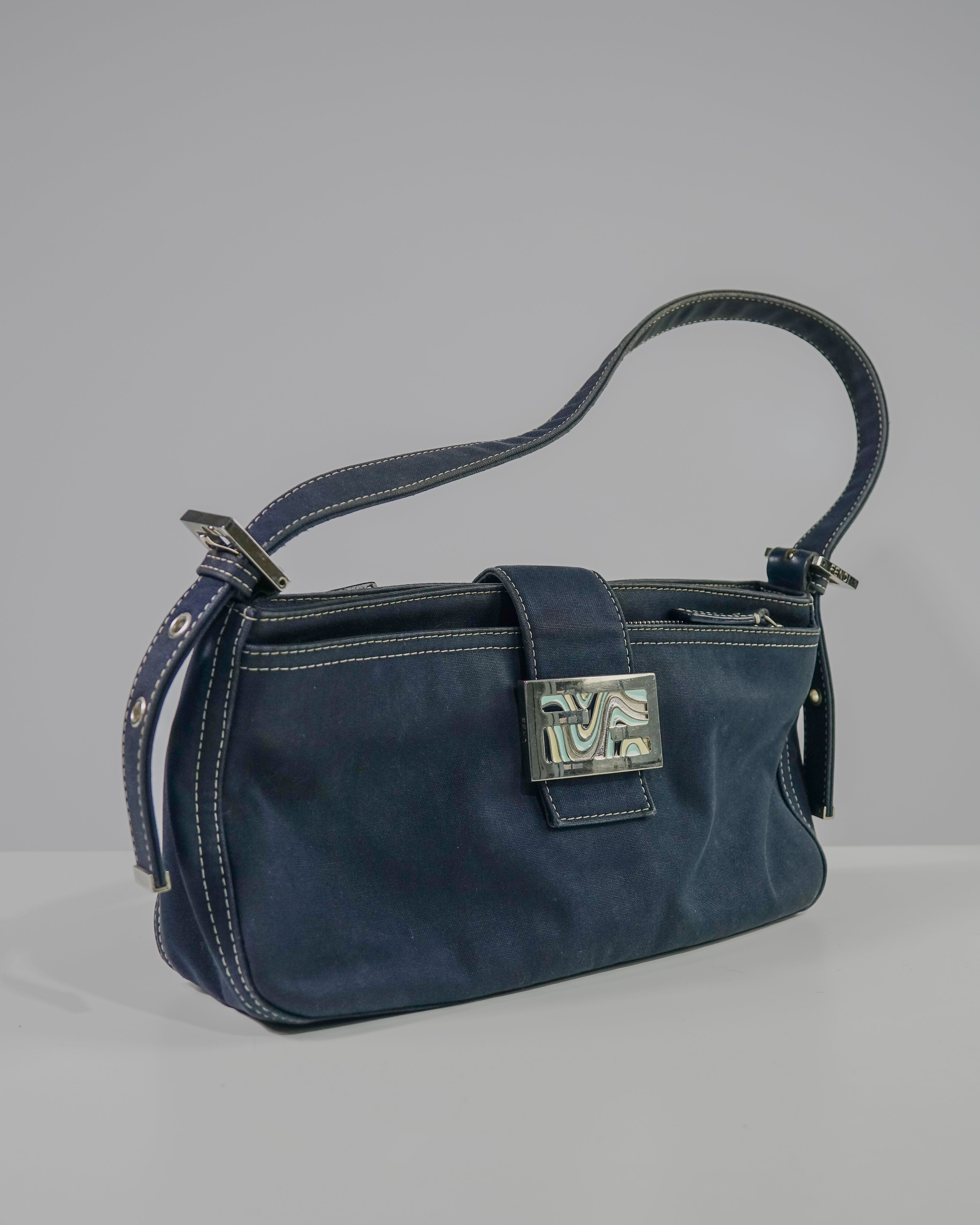 Sac Baguette Fendi – Tissu Bleu Lola Collective