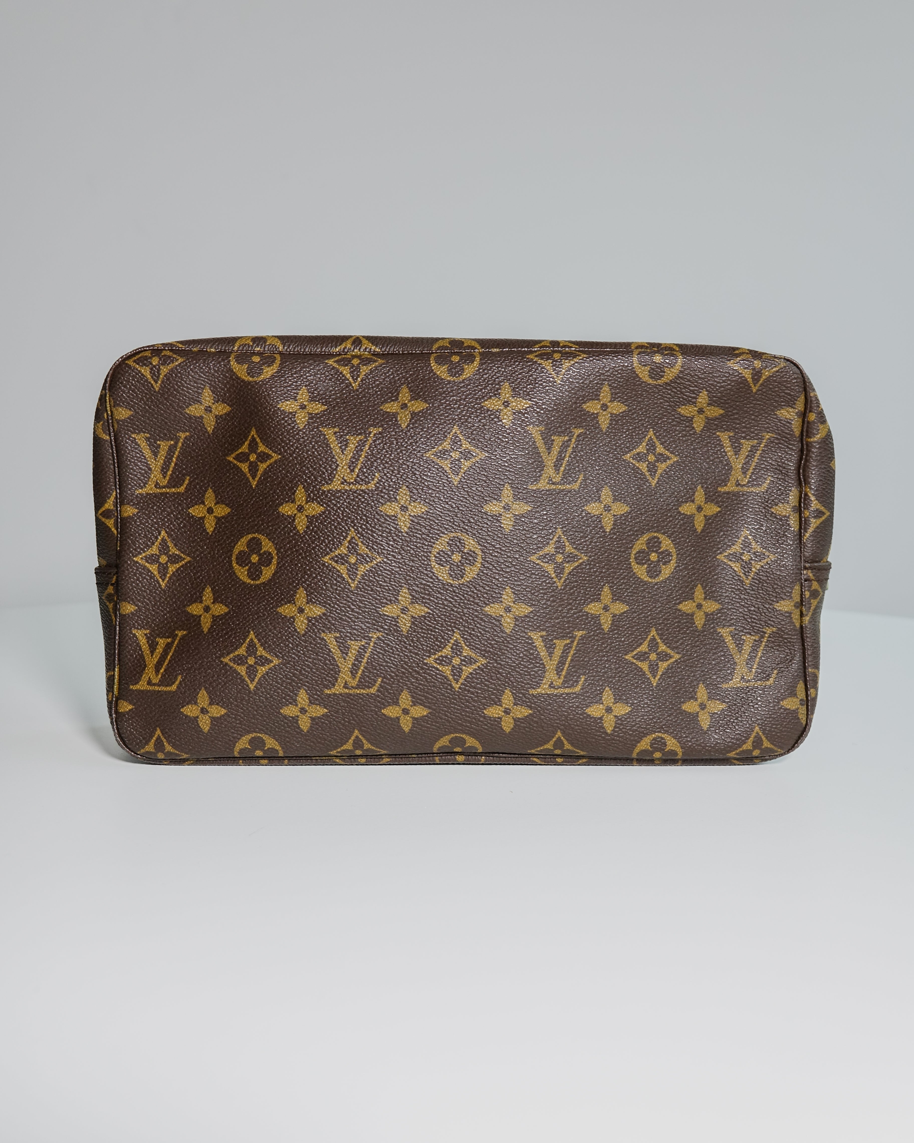 Trousse de toilette 28 LOUIS VUITTON Lola Collective