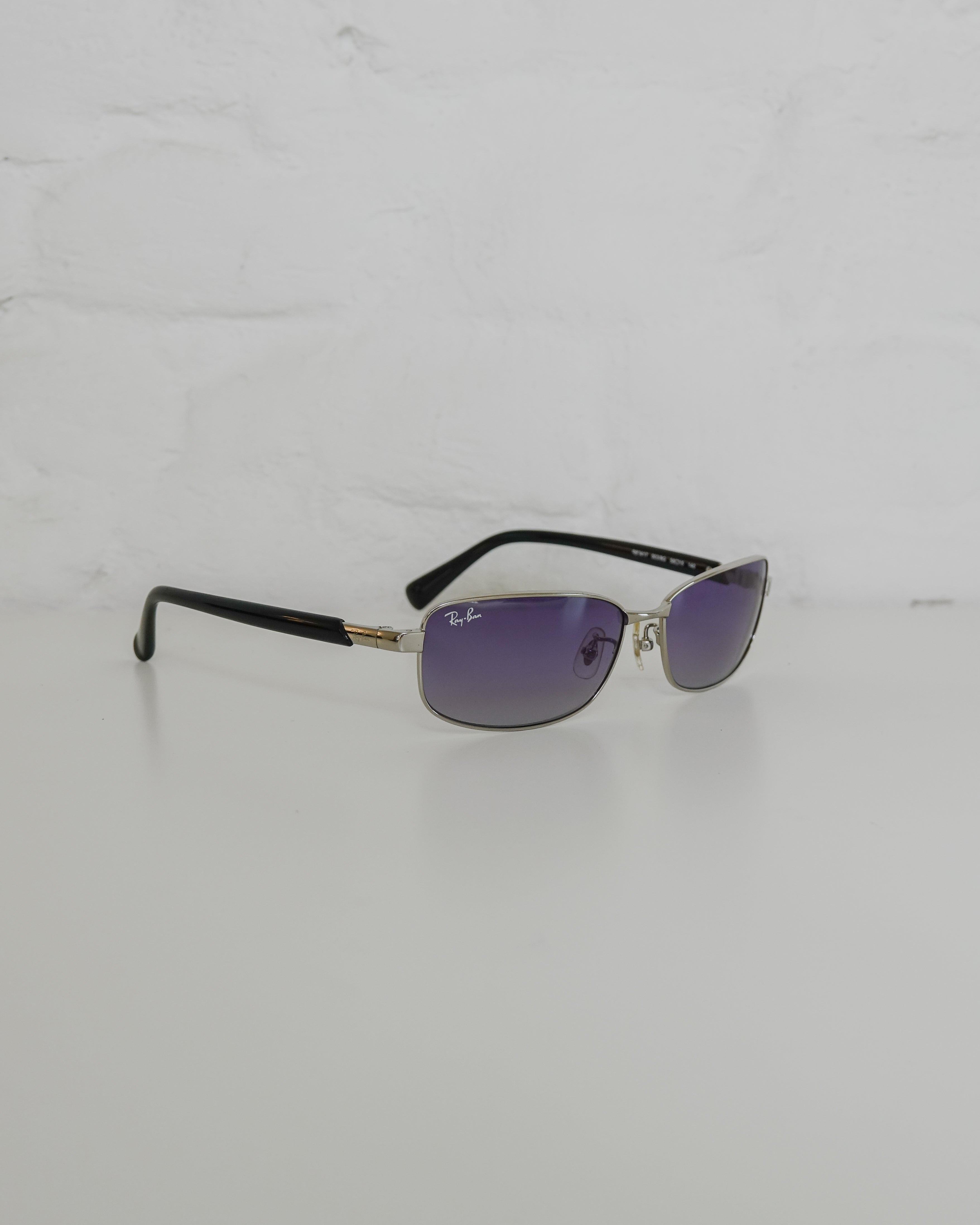 Ray Ban lunettes solaires verres mauves Lola Collective