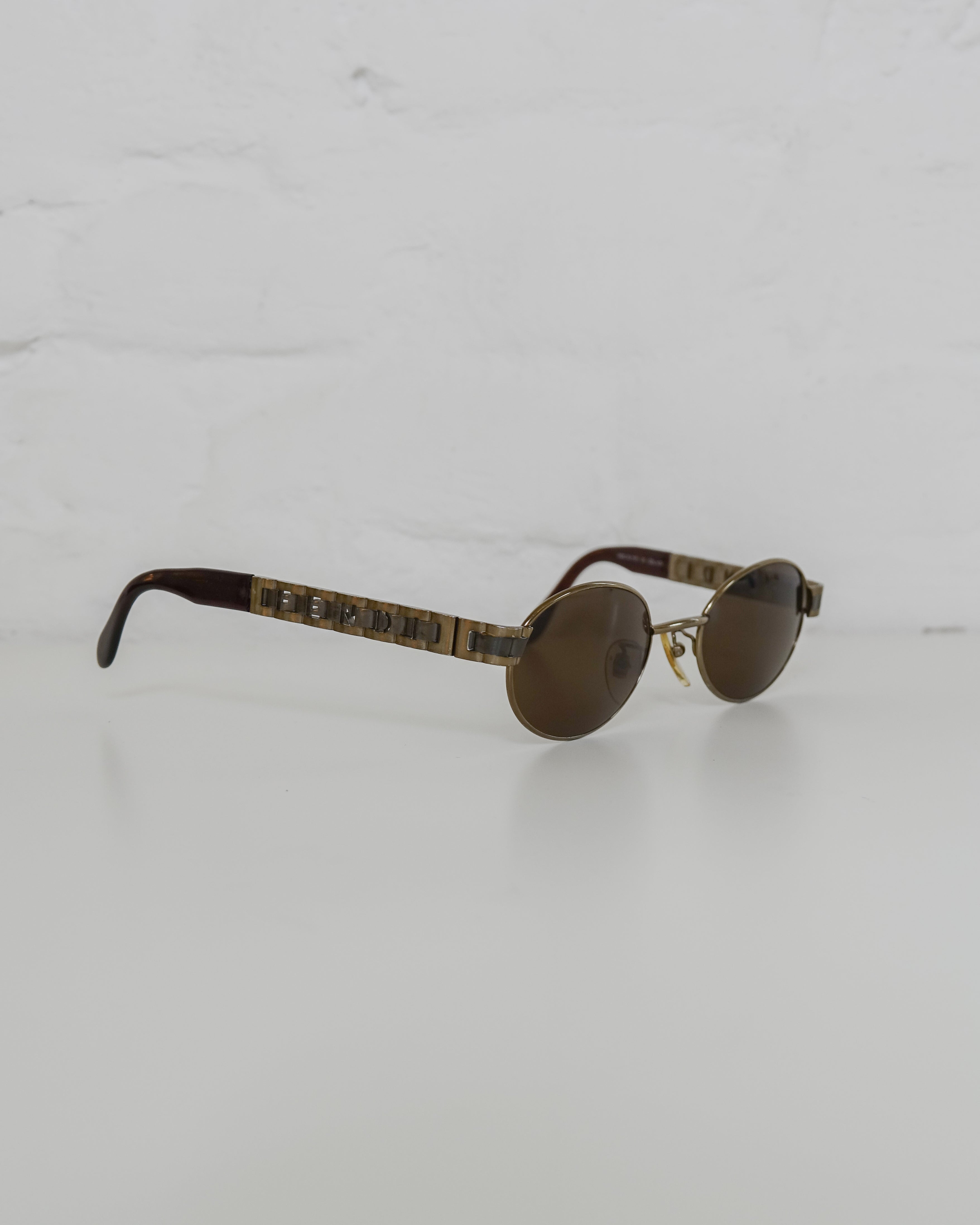 Fendi lunettes solaires Lola Collective