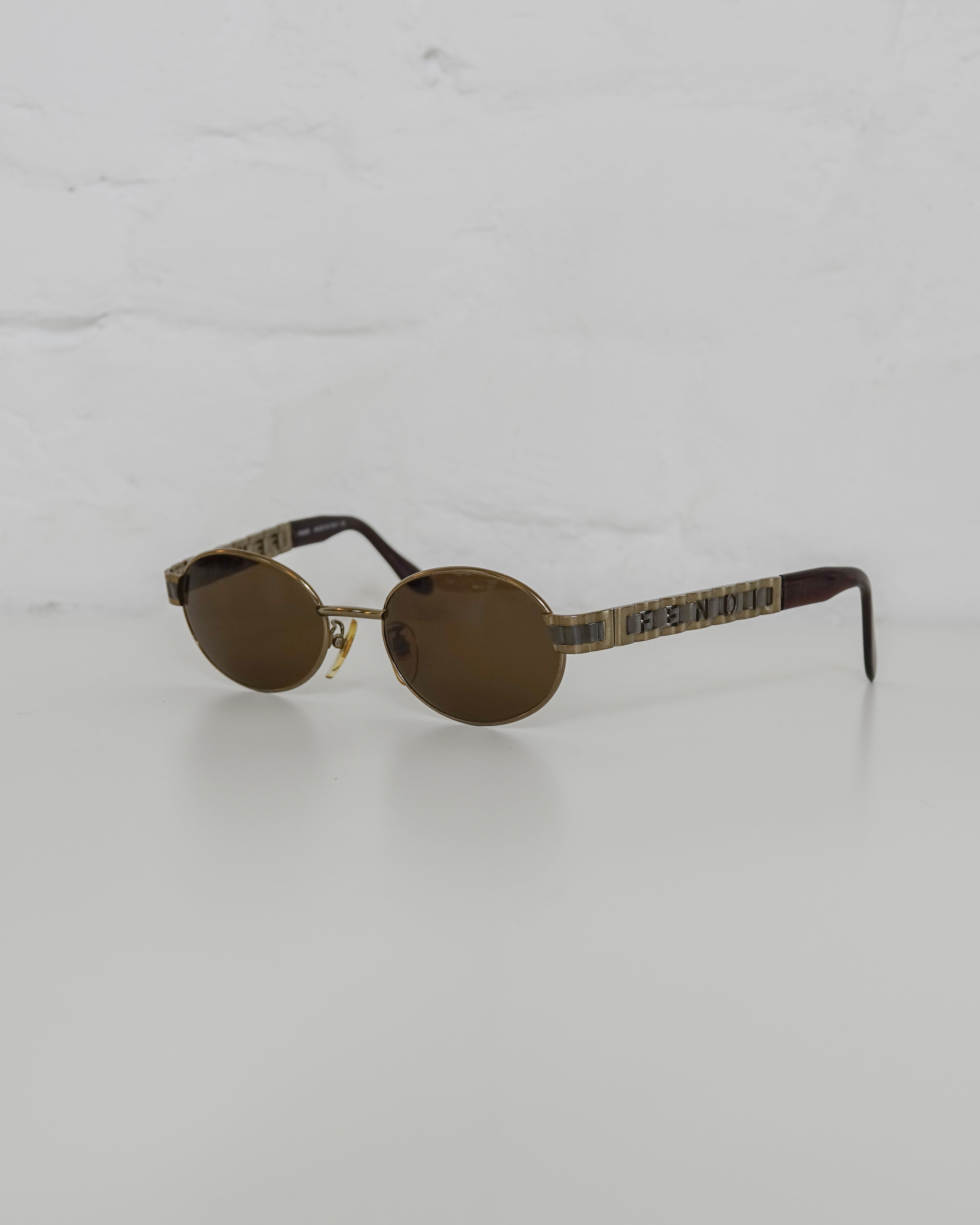 Fendi lunettes solaires Lola Collective