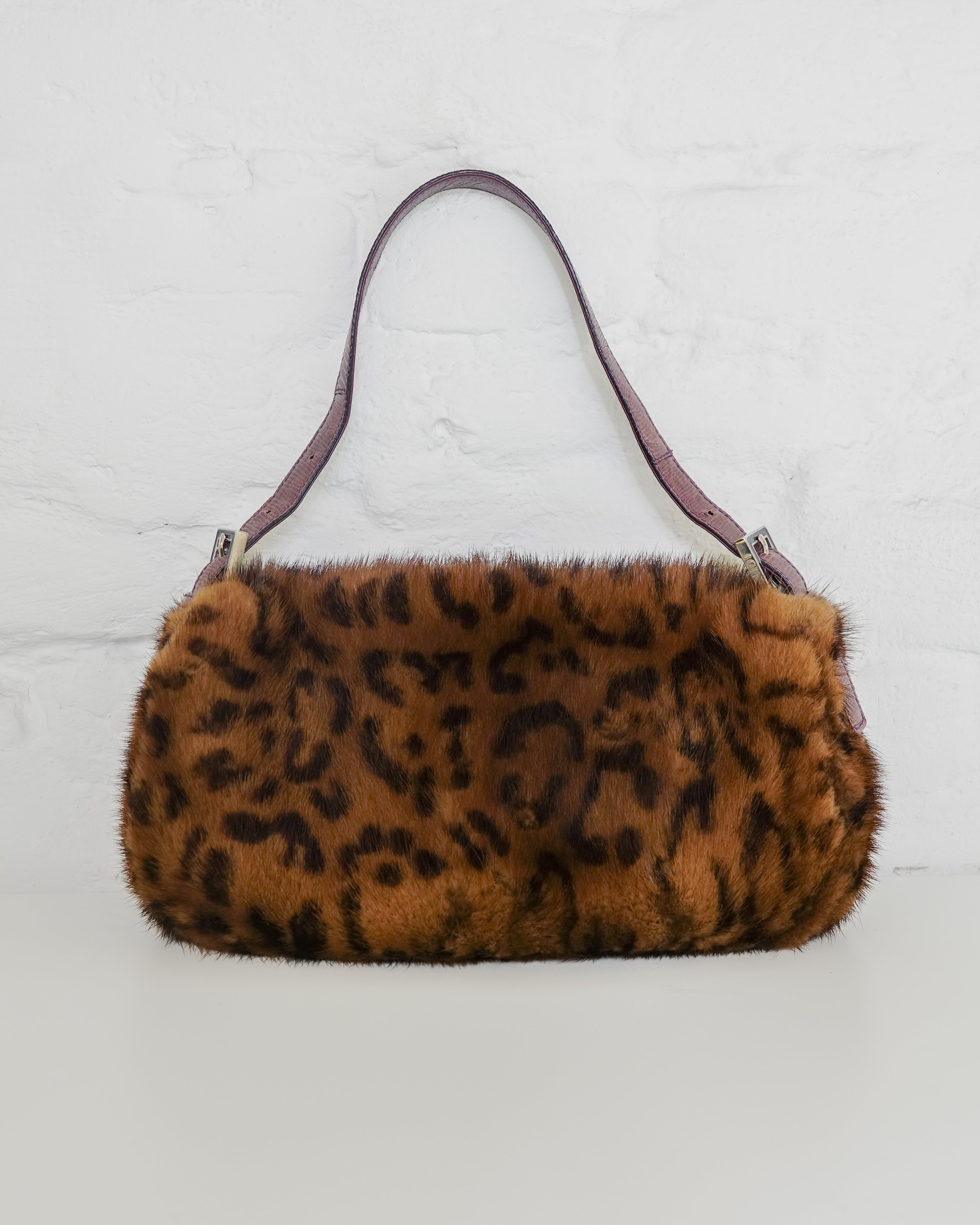 Fendi sac baguette en poils façon léopard Lola Collective