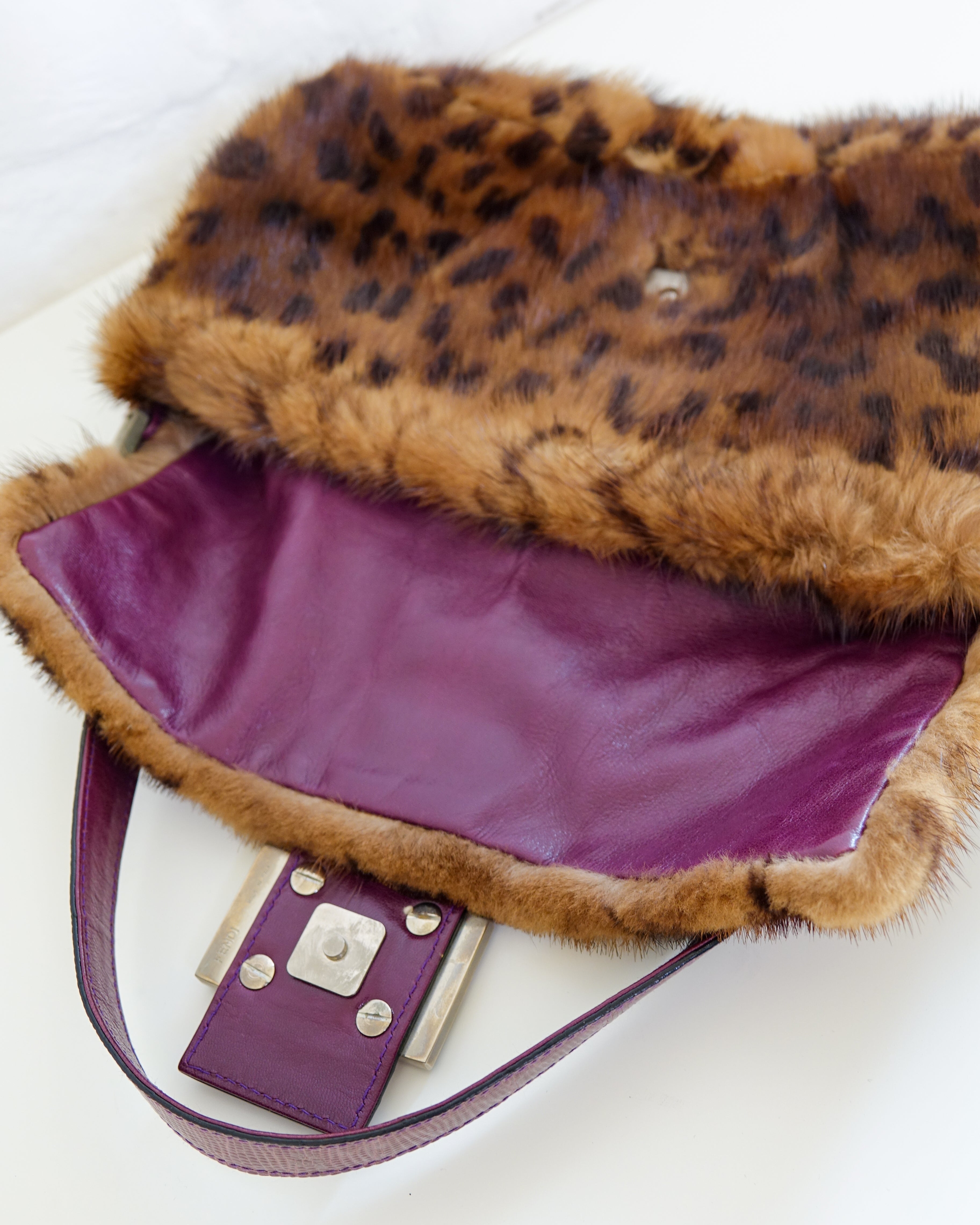 Fendi sac baguette en poils façon léopard Lola Collective